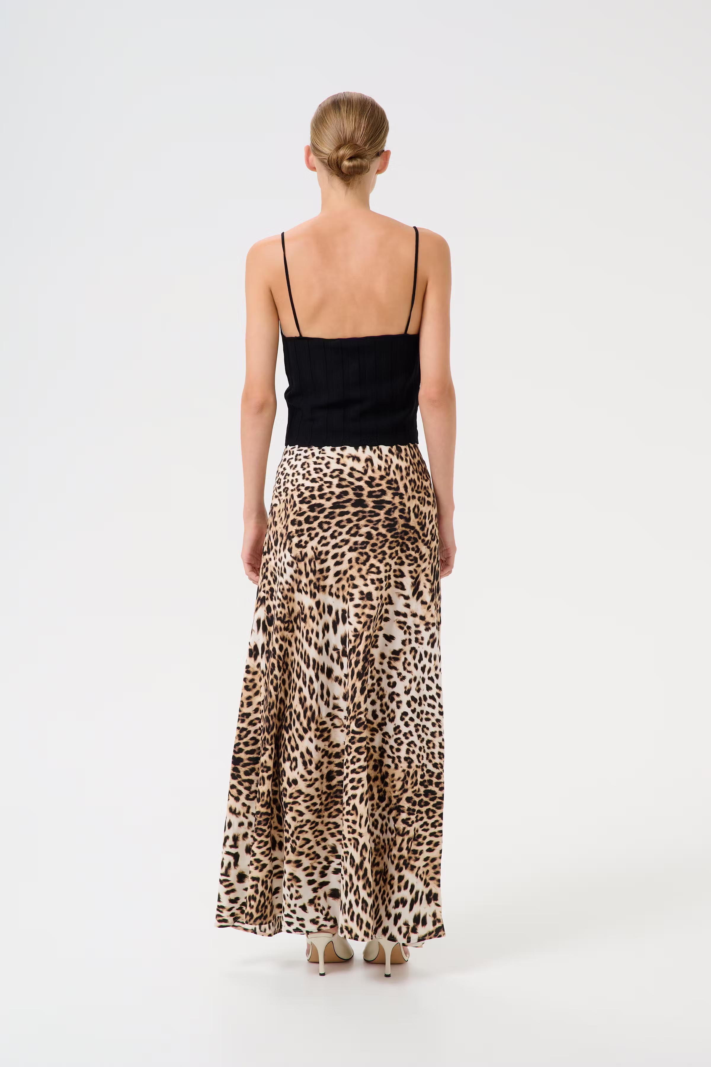 GZgeopa Skirt LOOKBOOK BACK 10910259-107683