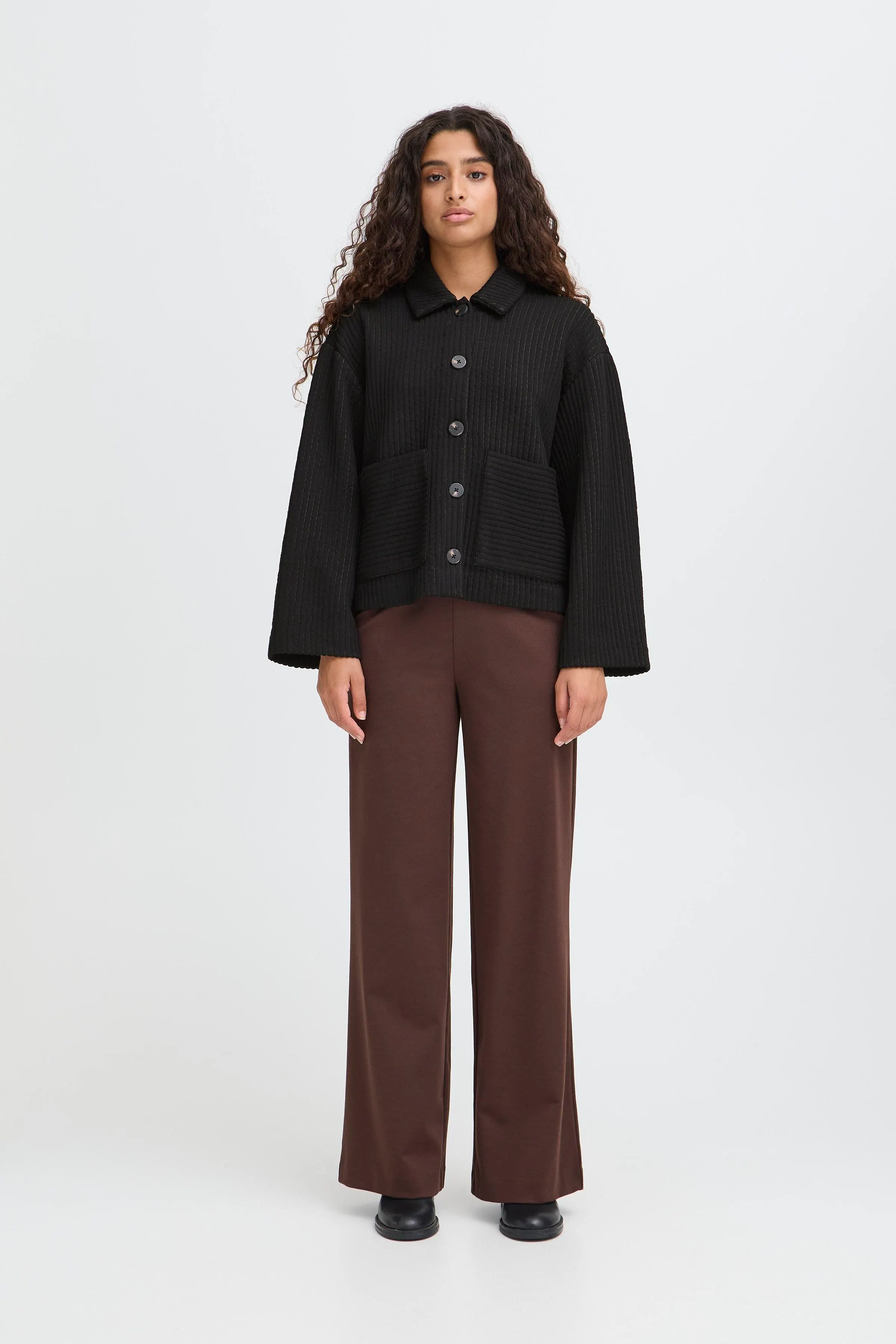 IHKATE CROPPED Blazer in black colour | ICHI