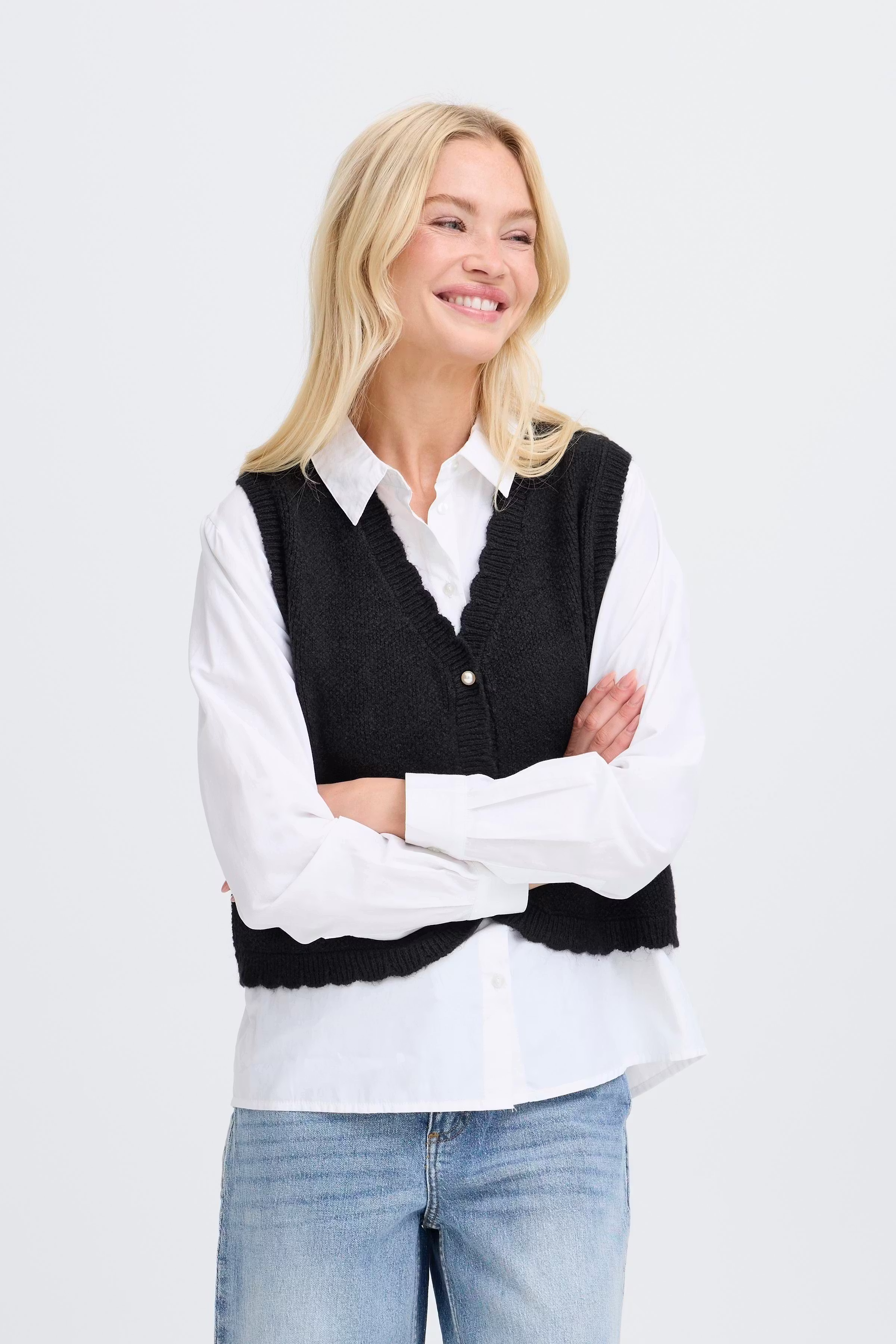 BYNADIKA Cardigan LOOKBOOK FRONT 20817111-200451