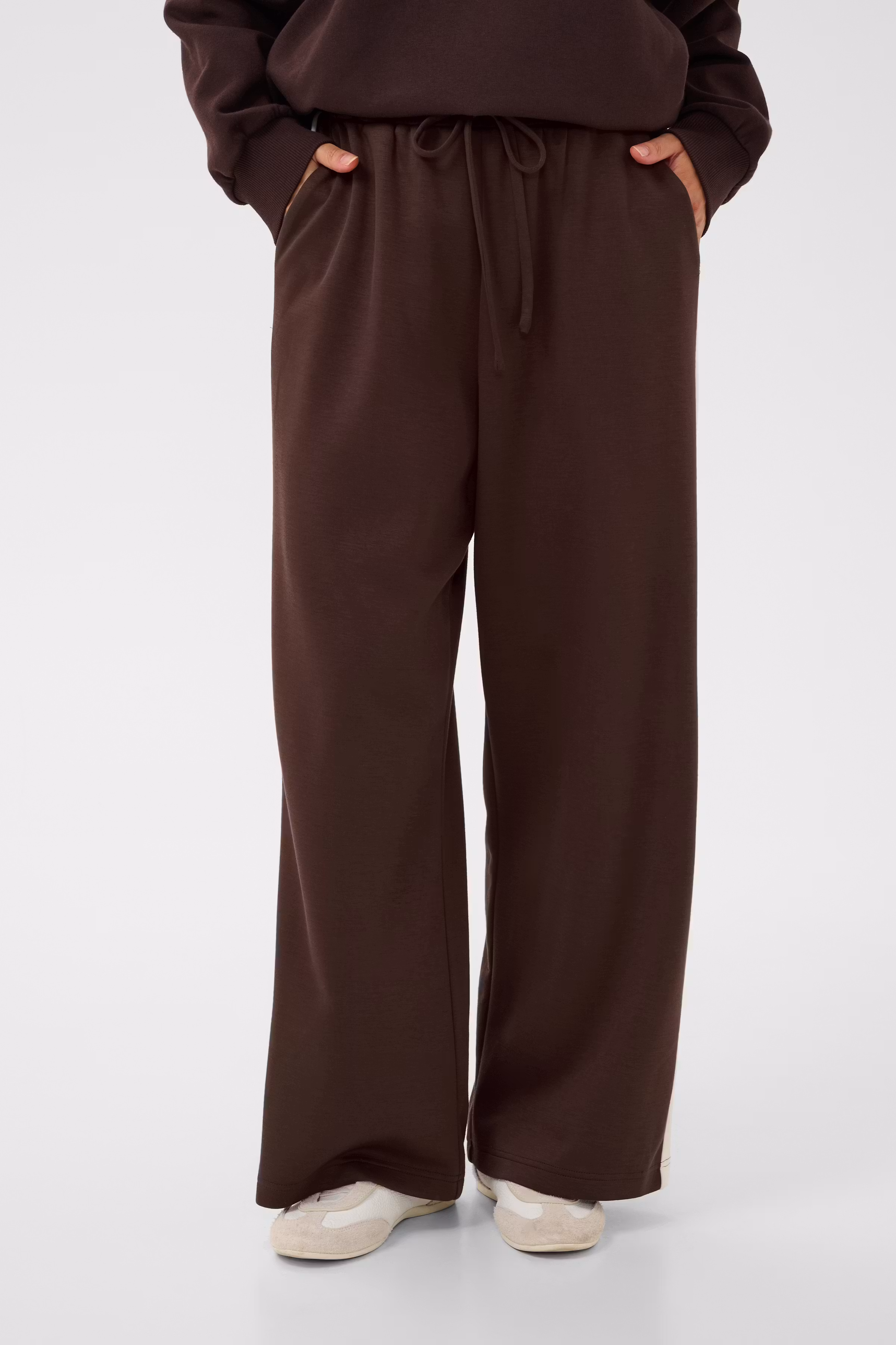 BPtrudy Trousers LOOKBOOK FRONT 40200250-1000037