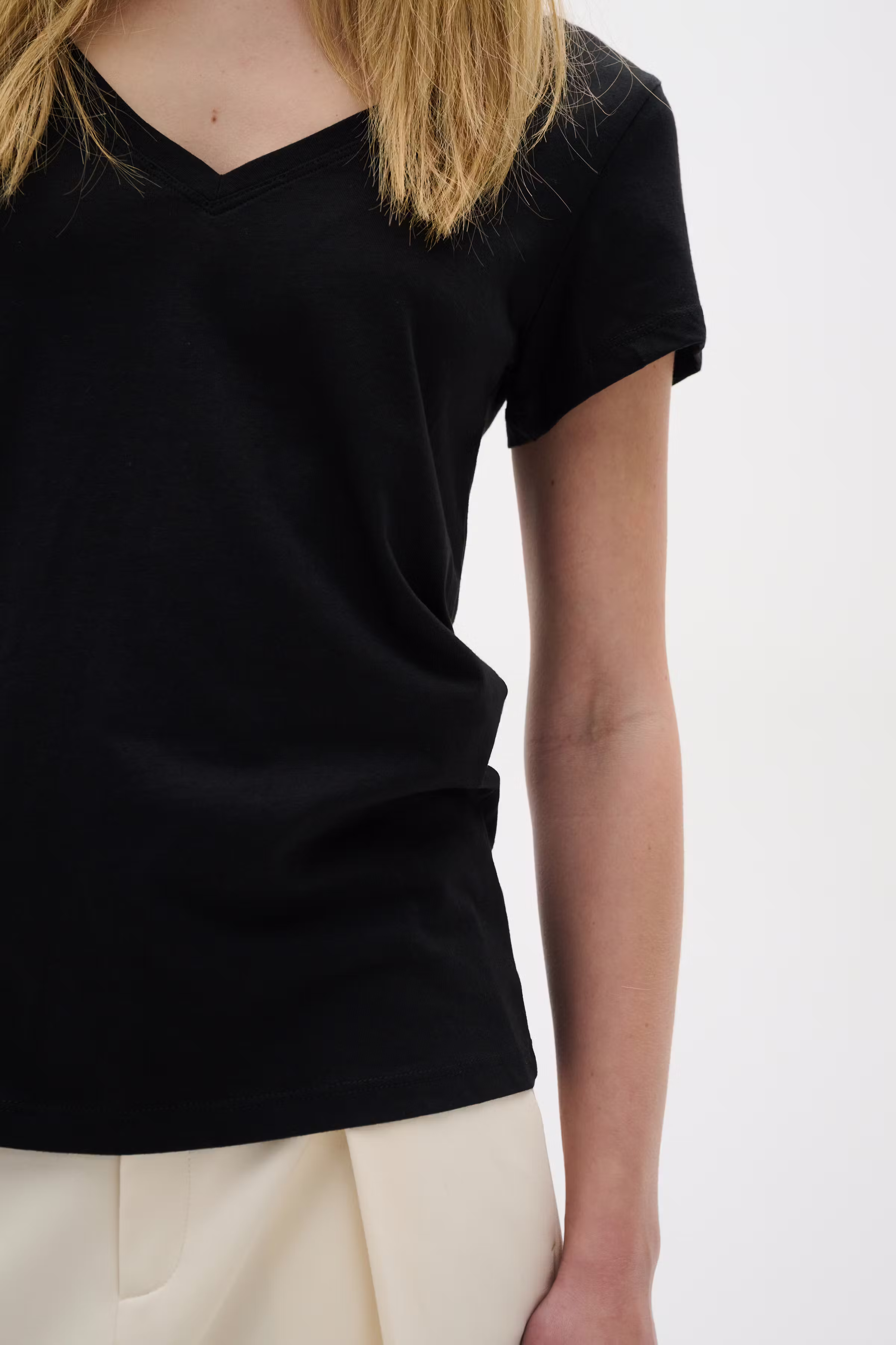 Short sleeved t-shirt LOOKBOOK DETAIL 30100789-10050