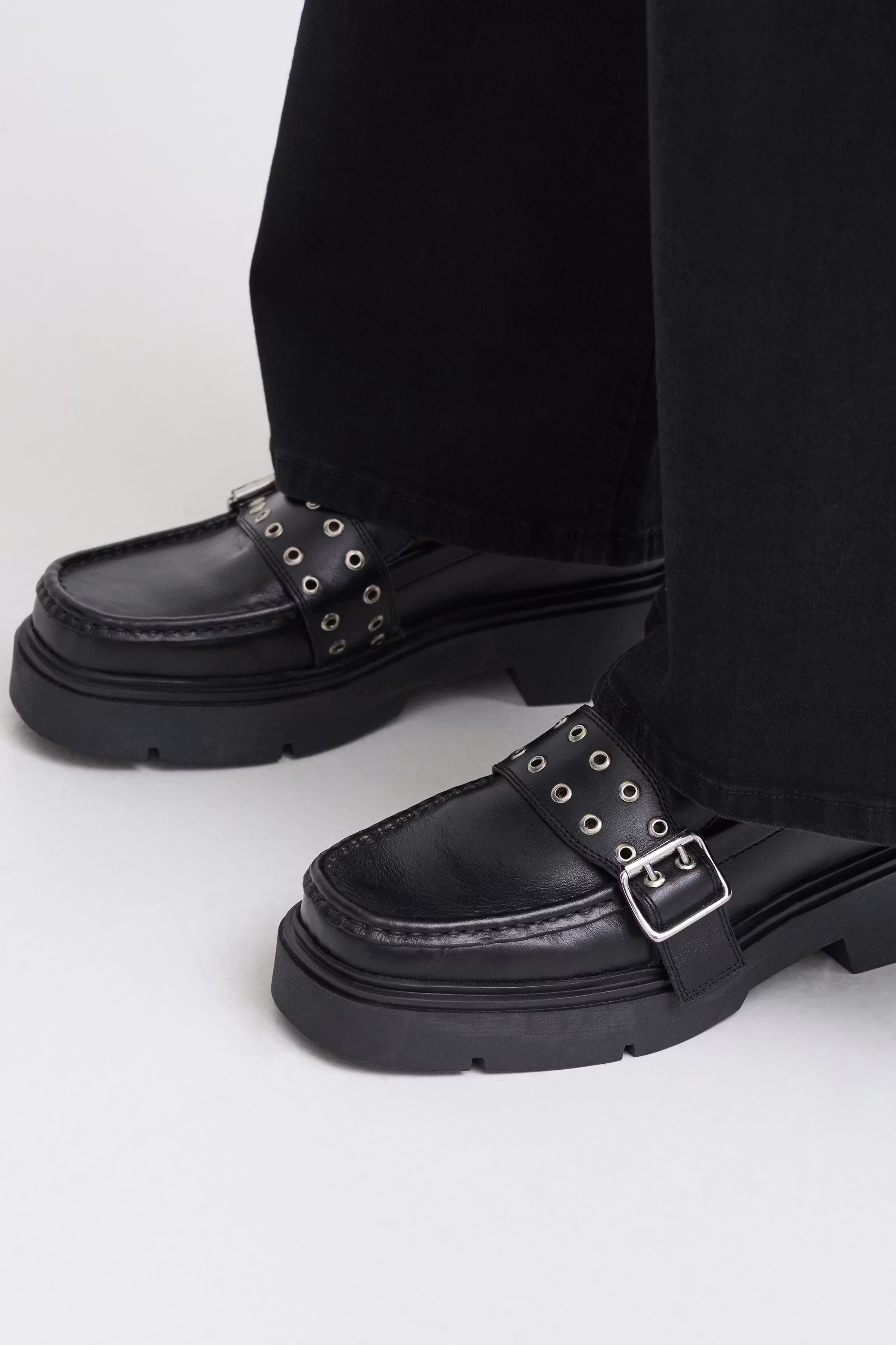 IAZOLA Schuhe LOOKBOOK DETAIL 20122149-194008