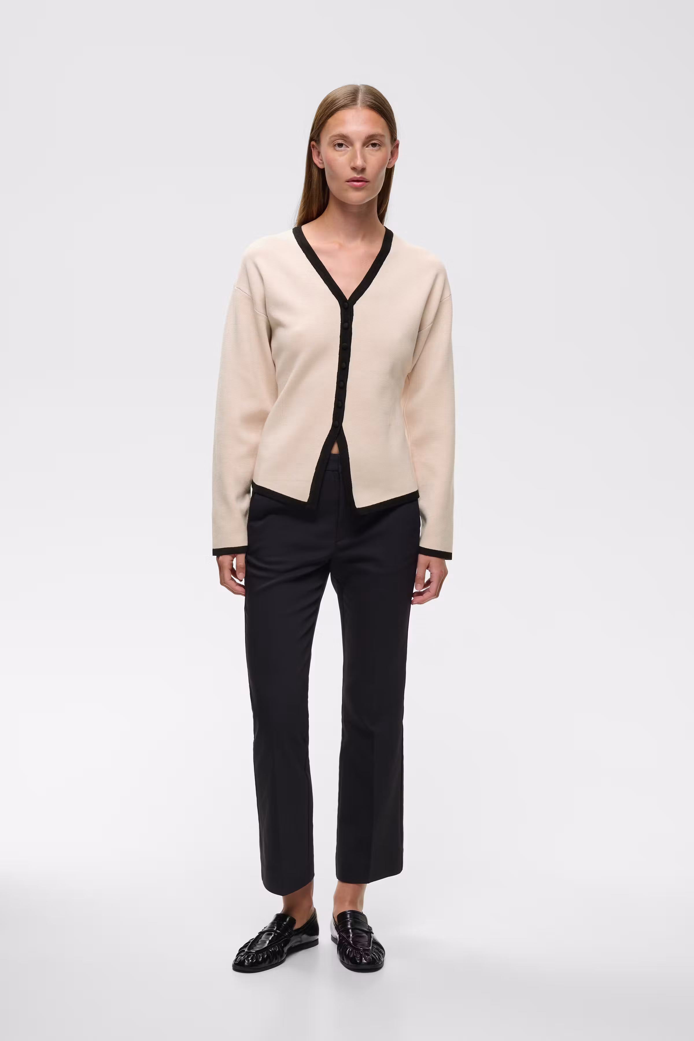 YENAHIW Cardigan LOOKBOOK FRONT 30113223-130403