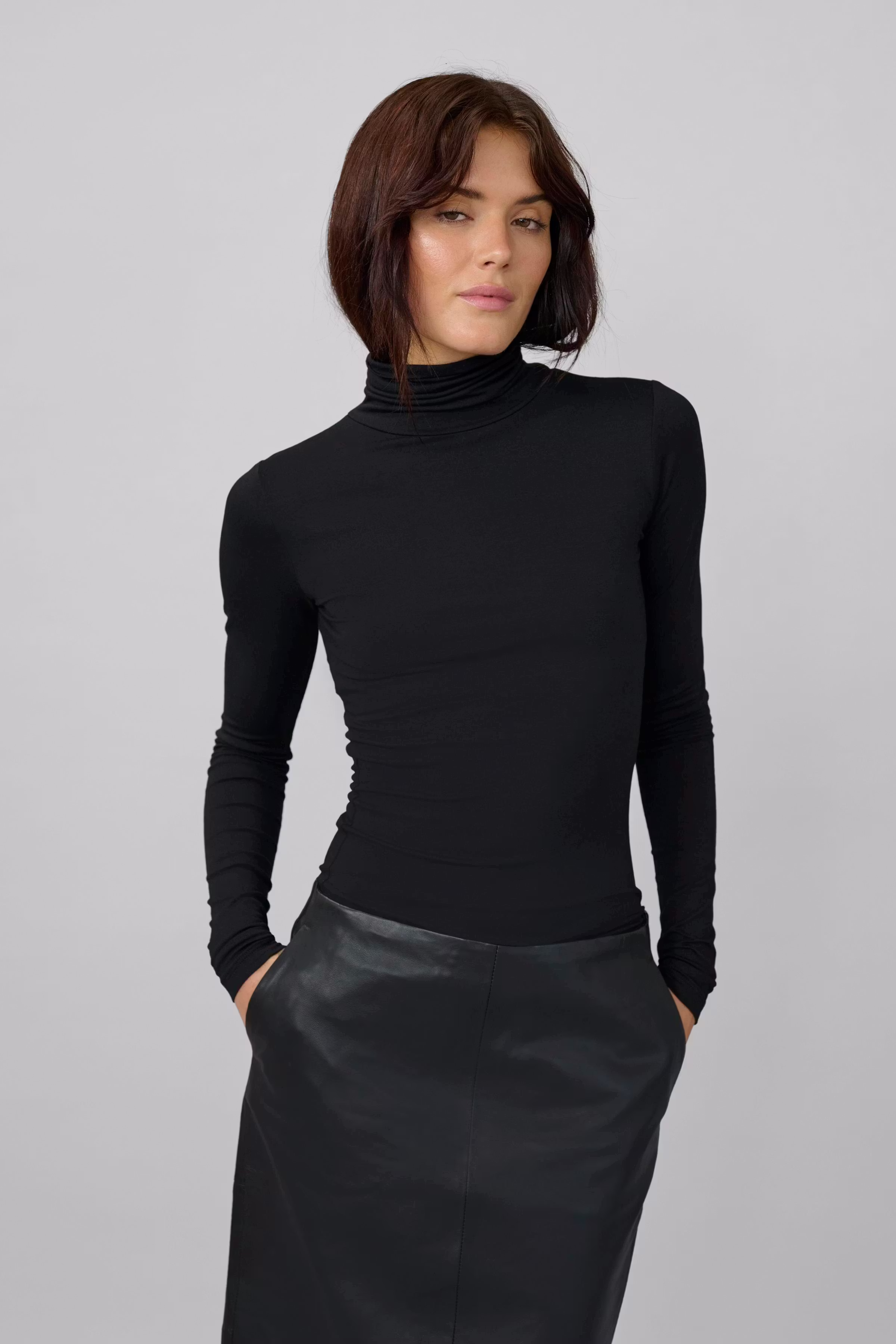 17 THE MODAL ROLLNECK LOOKBOOK FRONT 10704972-100031