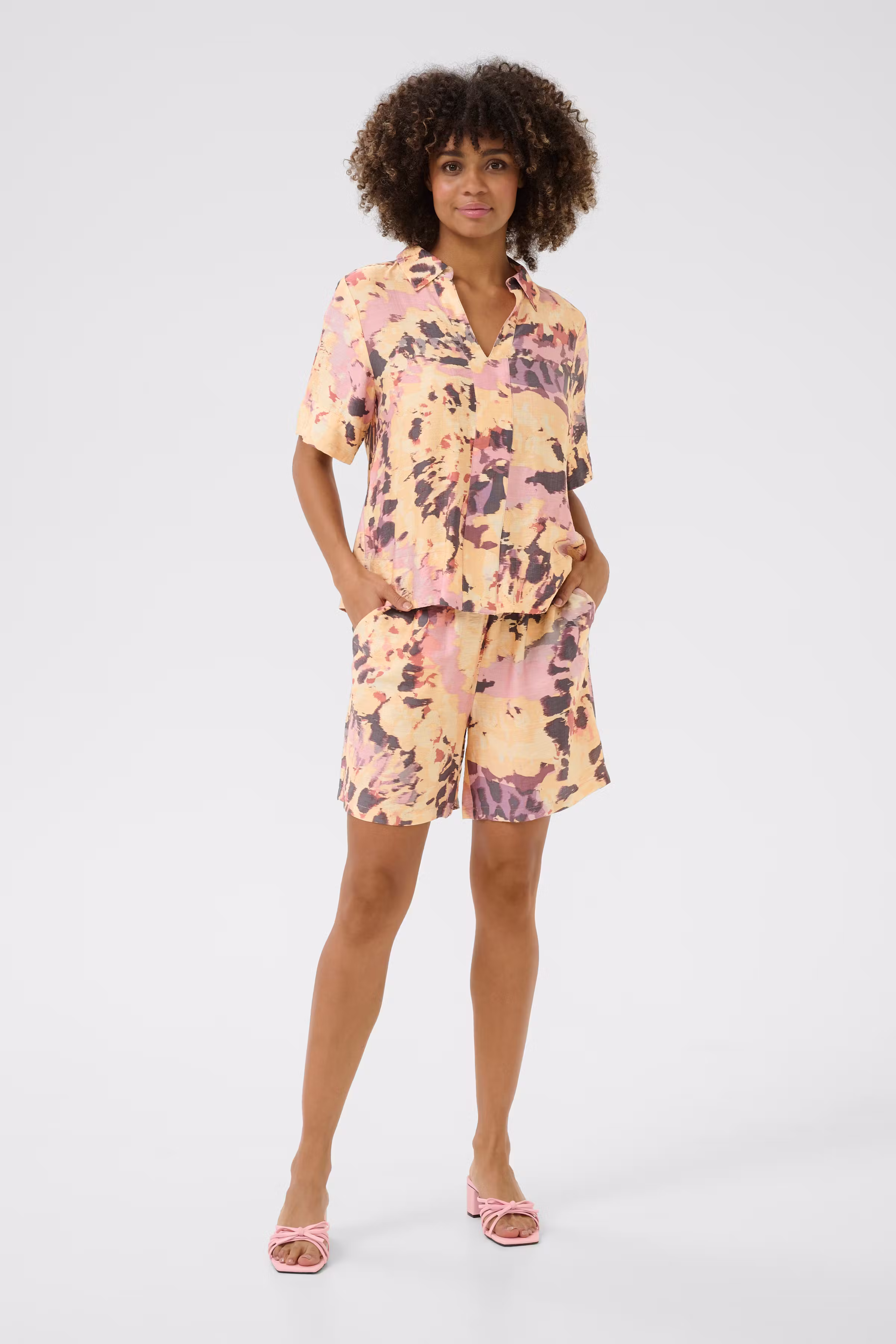 CUgreece Shorts LOOKBOOK FRONT 50111782-107542