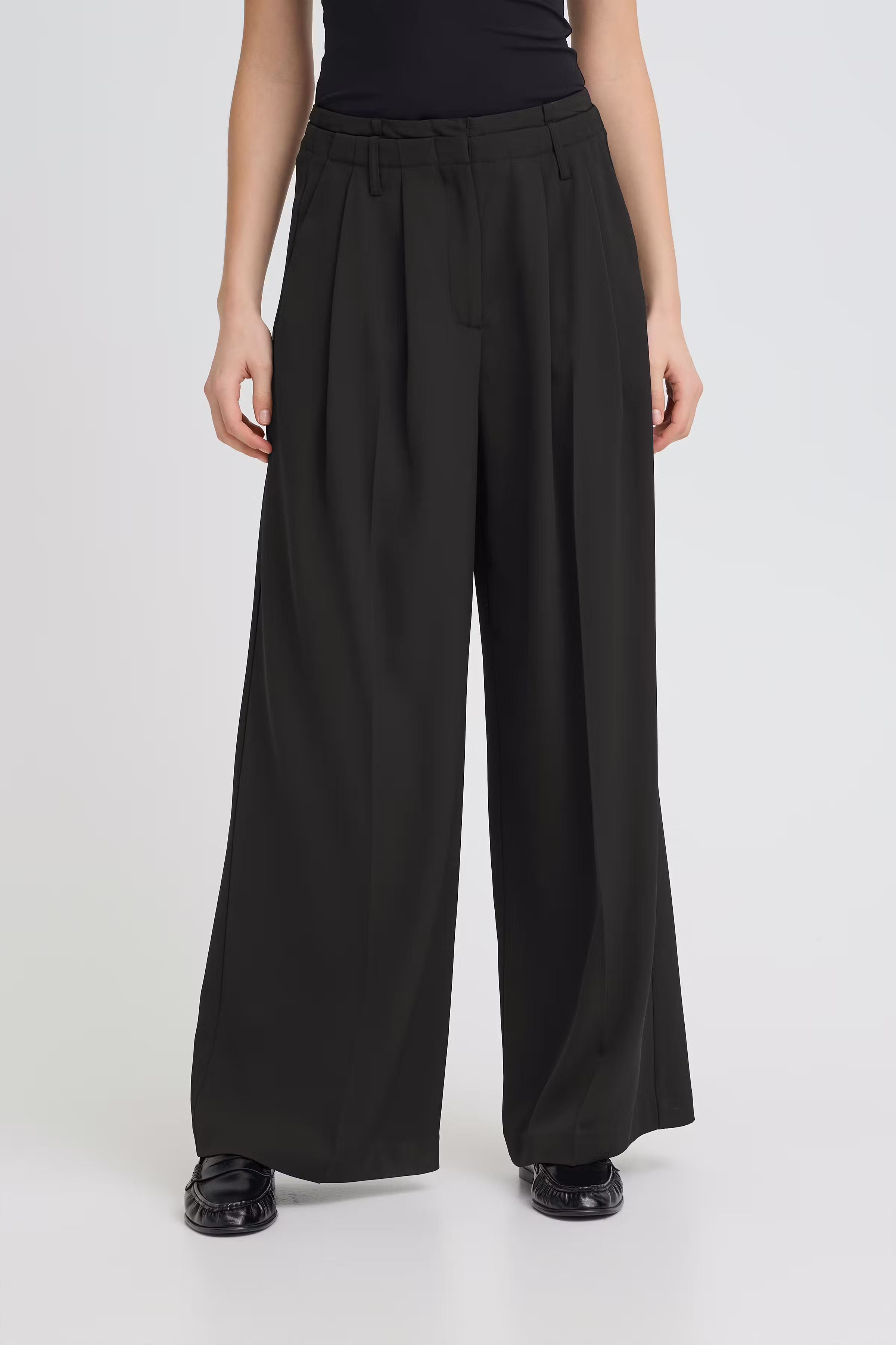 IHEZARTO Bukser LOOKBOOK FRONT 20125071-194008