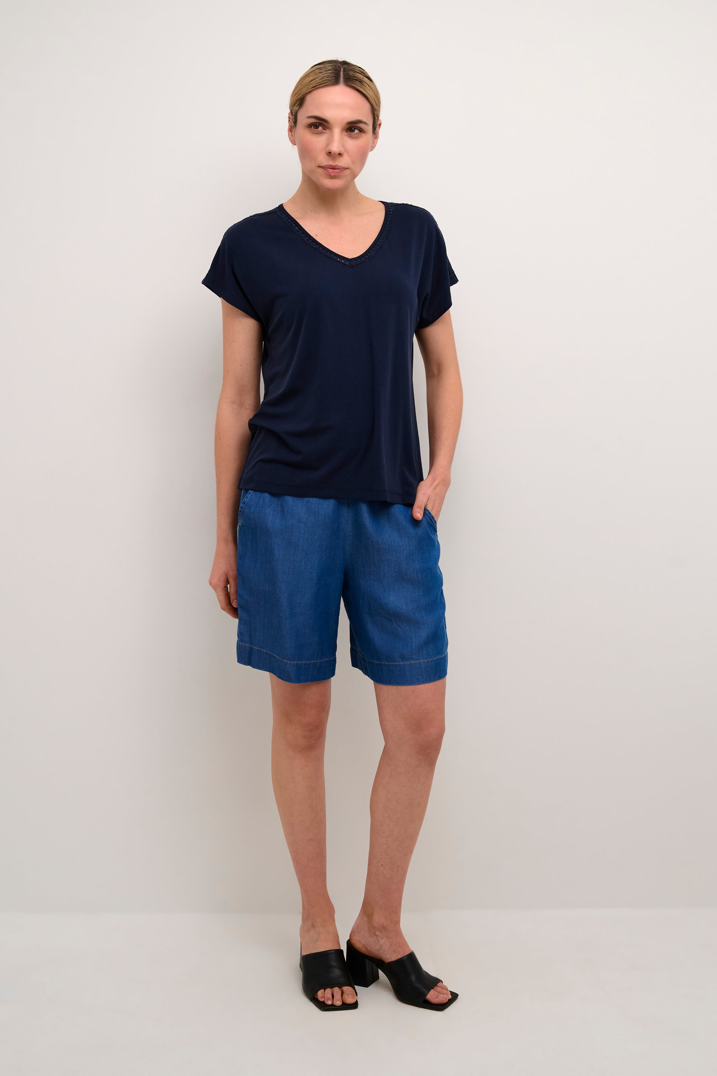 BPulrika T-shirt LOOKBOOK FRONT 10590474-194020B