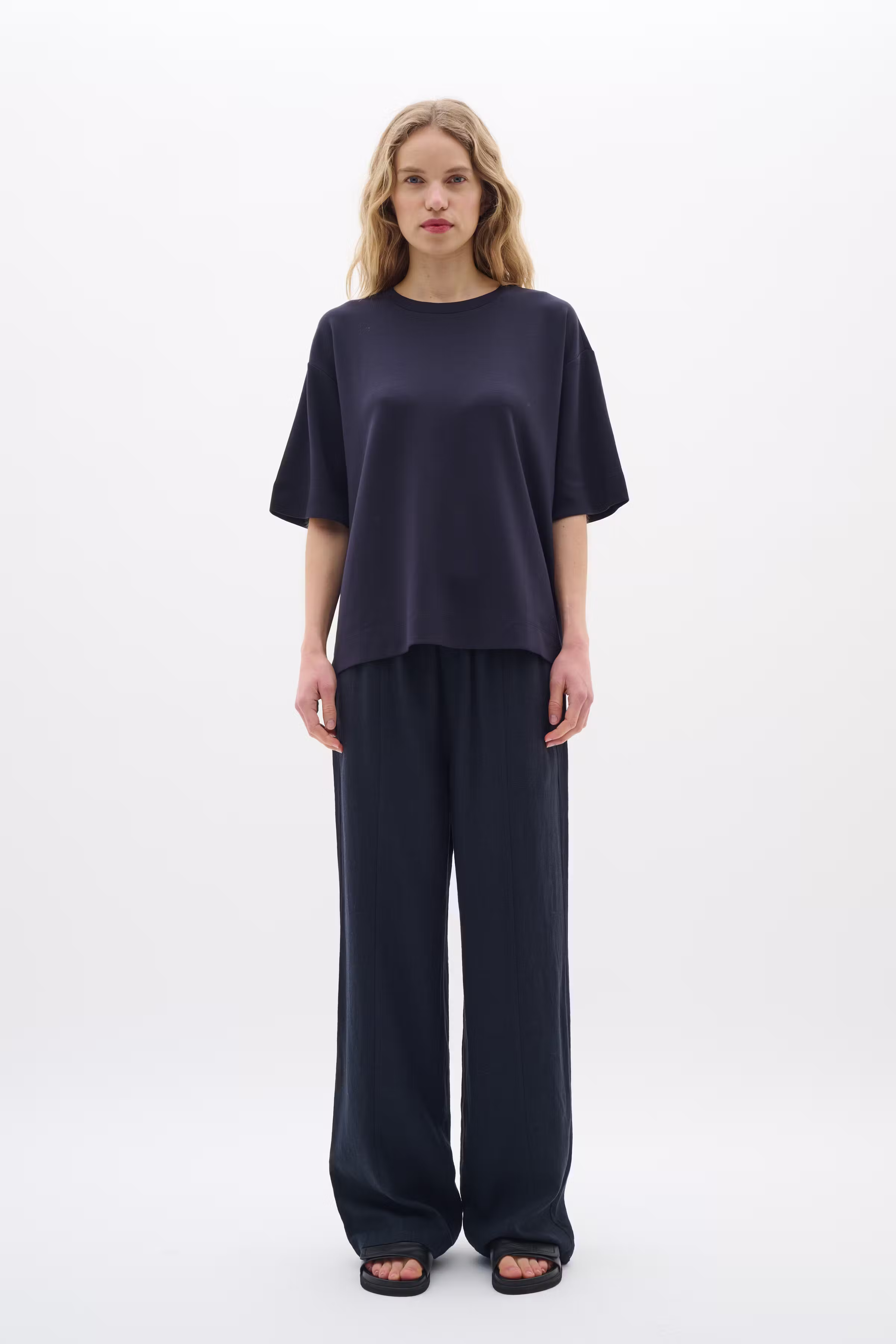 PannieIW Oversize T-shirt LOOKBOOK FRONT 30109225-300005