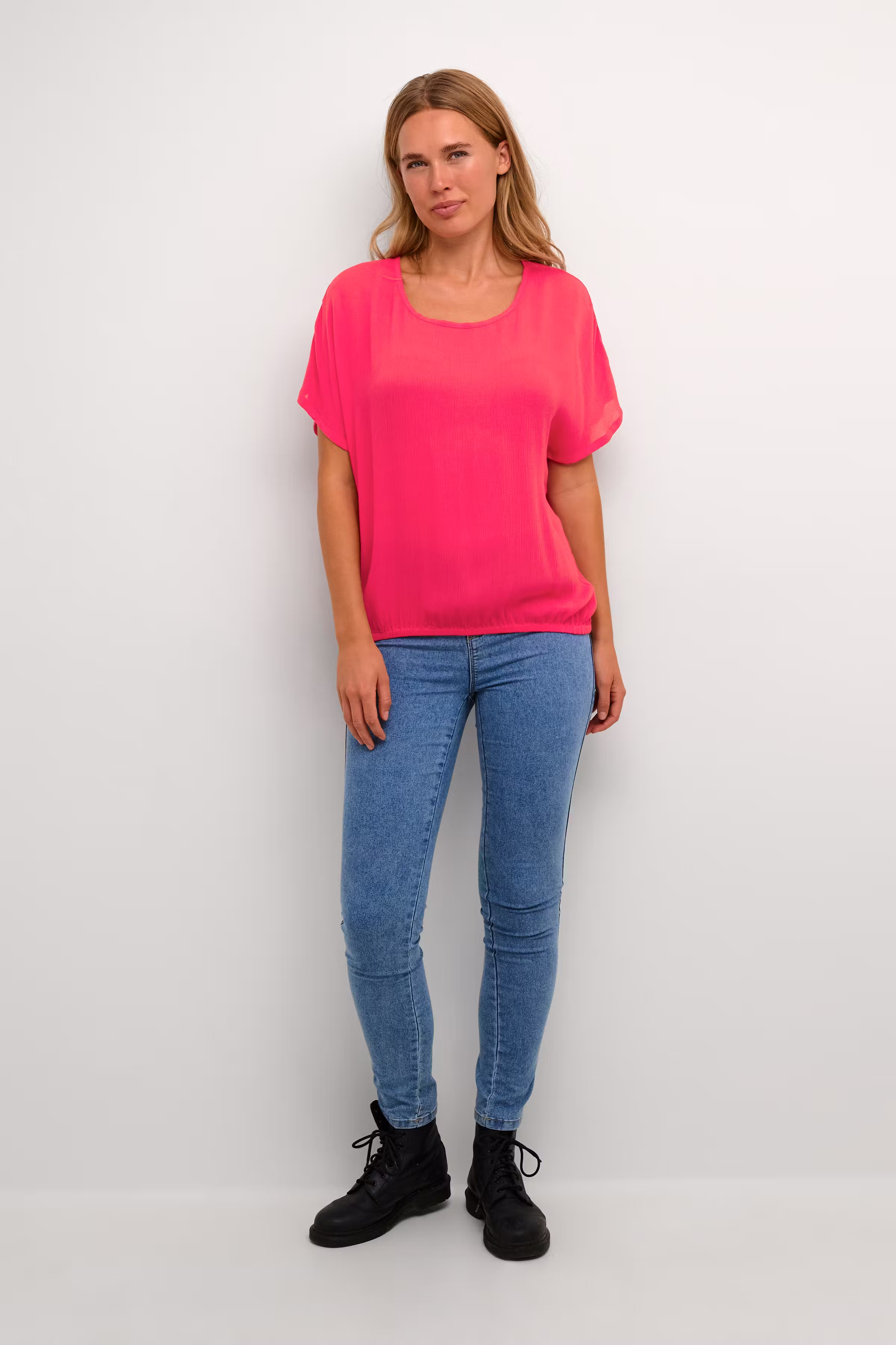 KAamber Blouse LOOKBOOK FRONT 10500781-181856