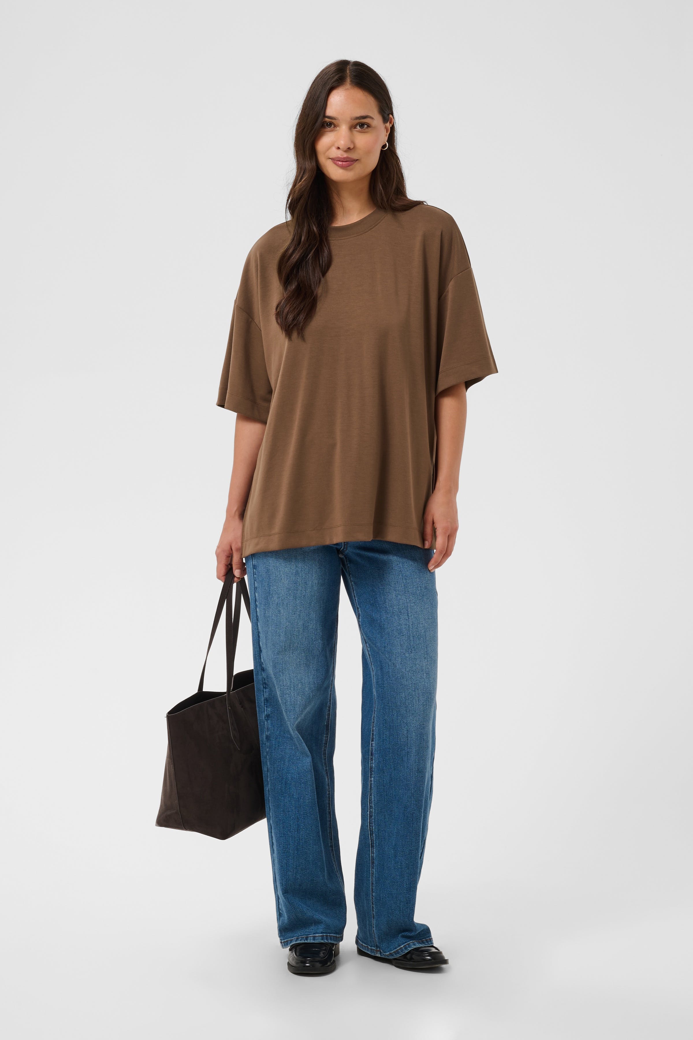 KAannie T-shirt LOOKBOOK FRONT 10512242-191116