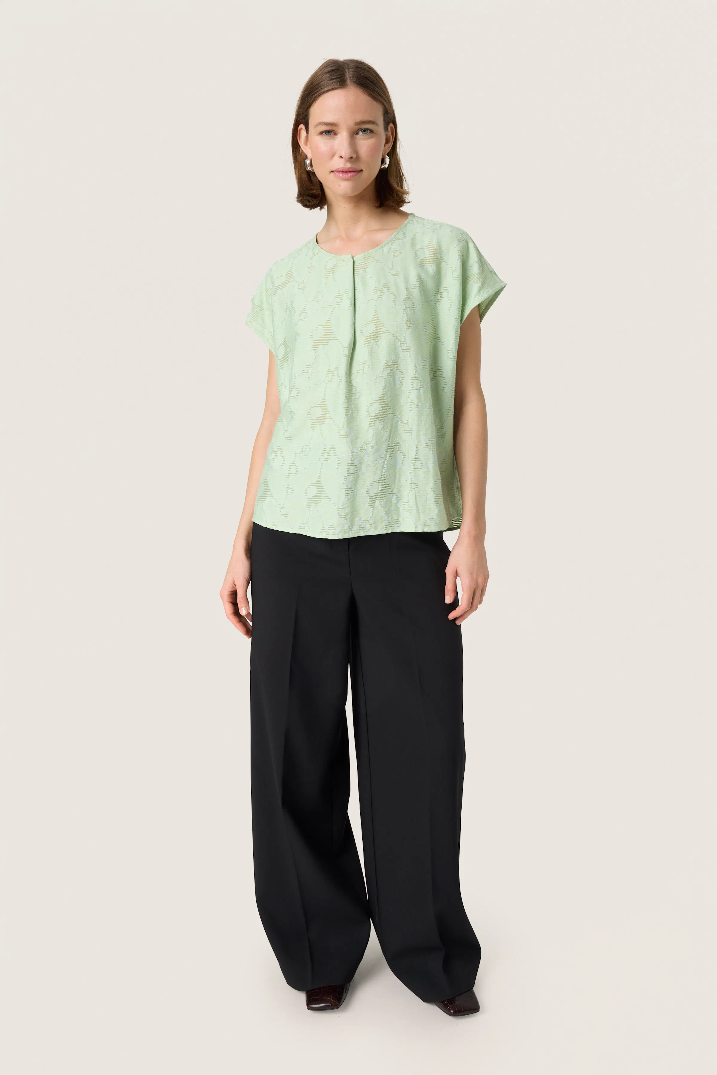 SLAmelina Bluse LOOKBOOK FRONT 30408458-156315