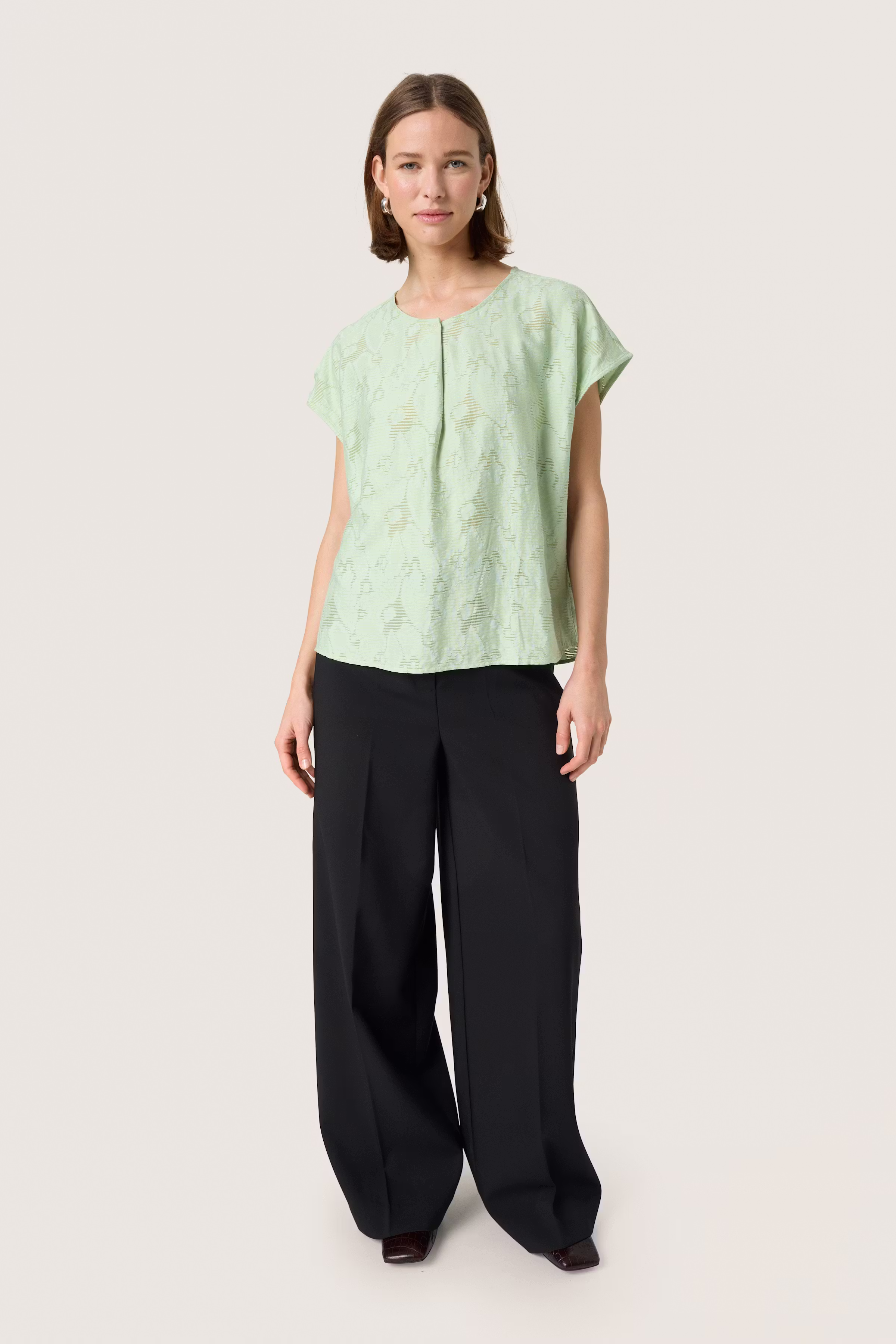 SLAmelina Bluse LOOKBOOK FRONT 30408458-156315