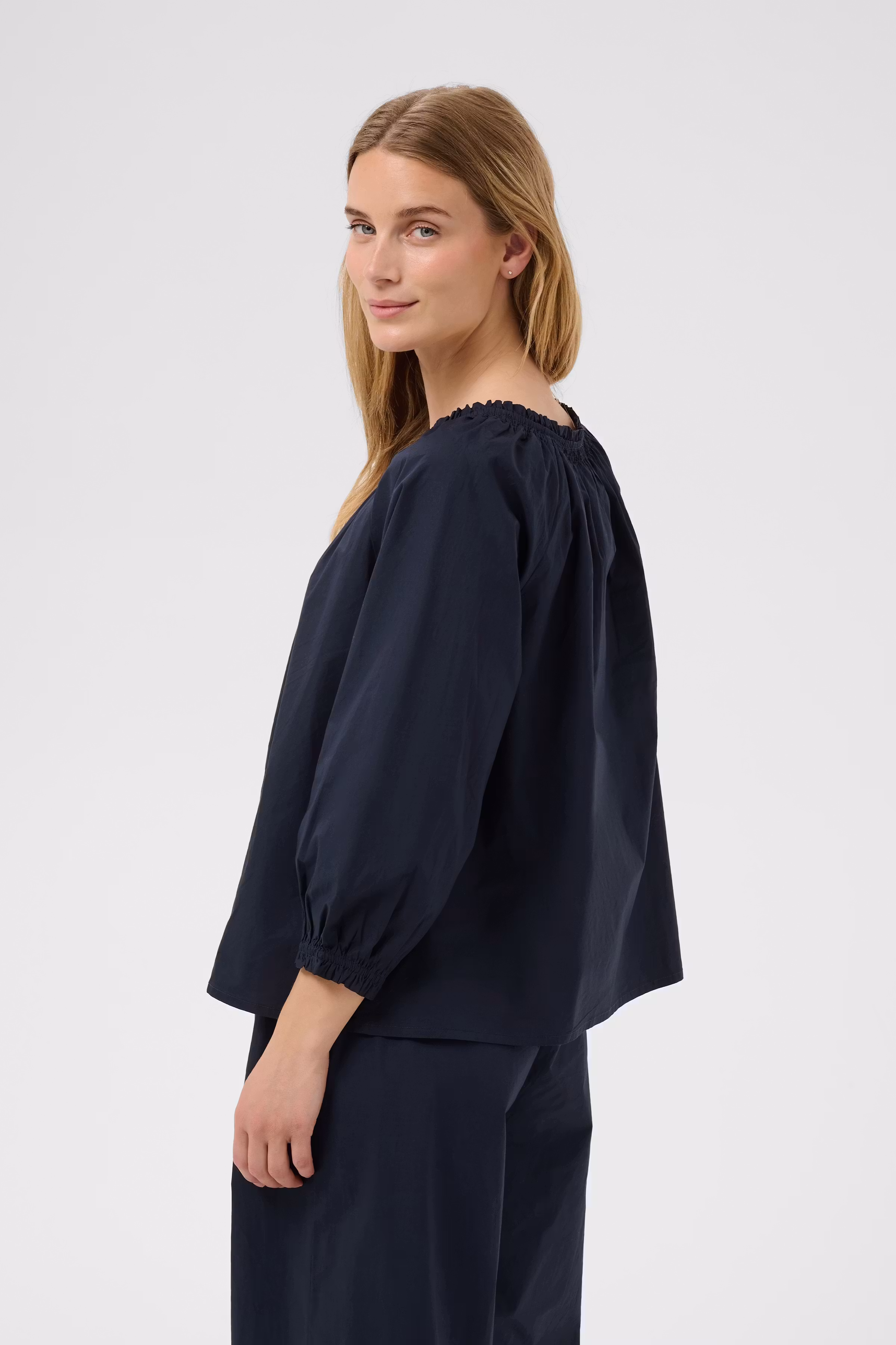 DuaaPW Blouse LOOKBOOK BACK 30311114-194013