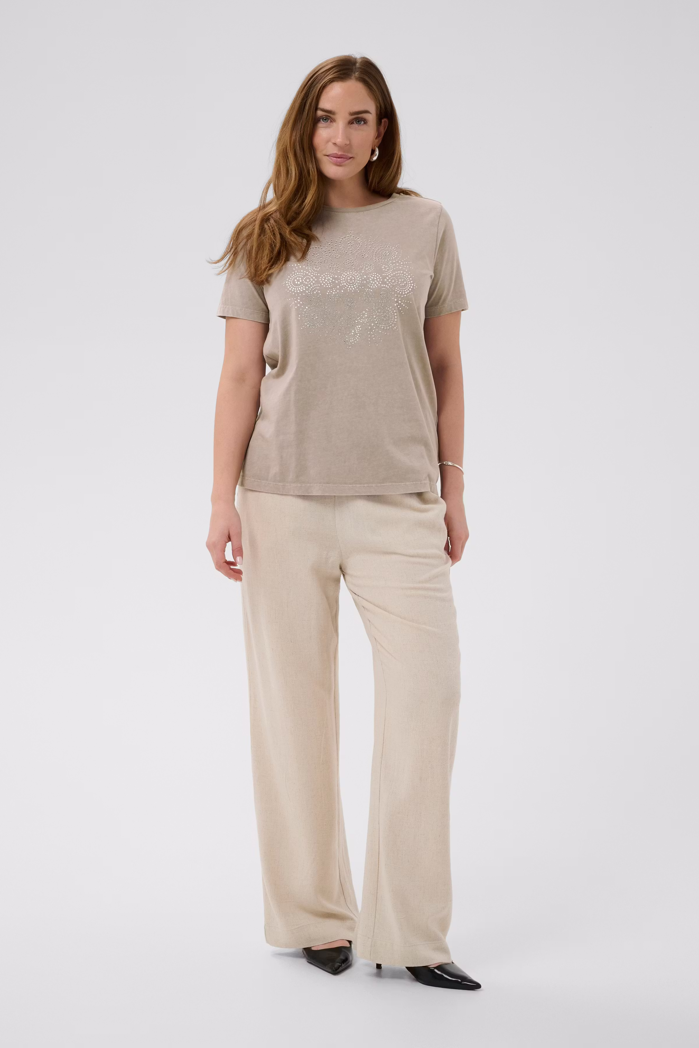 BPnorah T-shirt LOOKBOOK FRONT 40200122-1614071