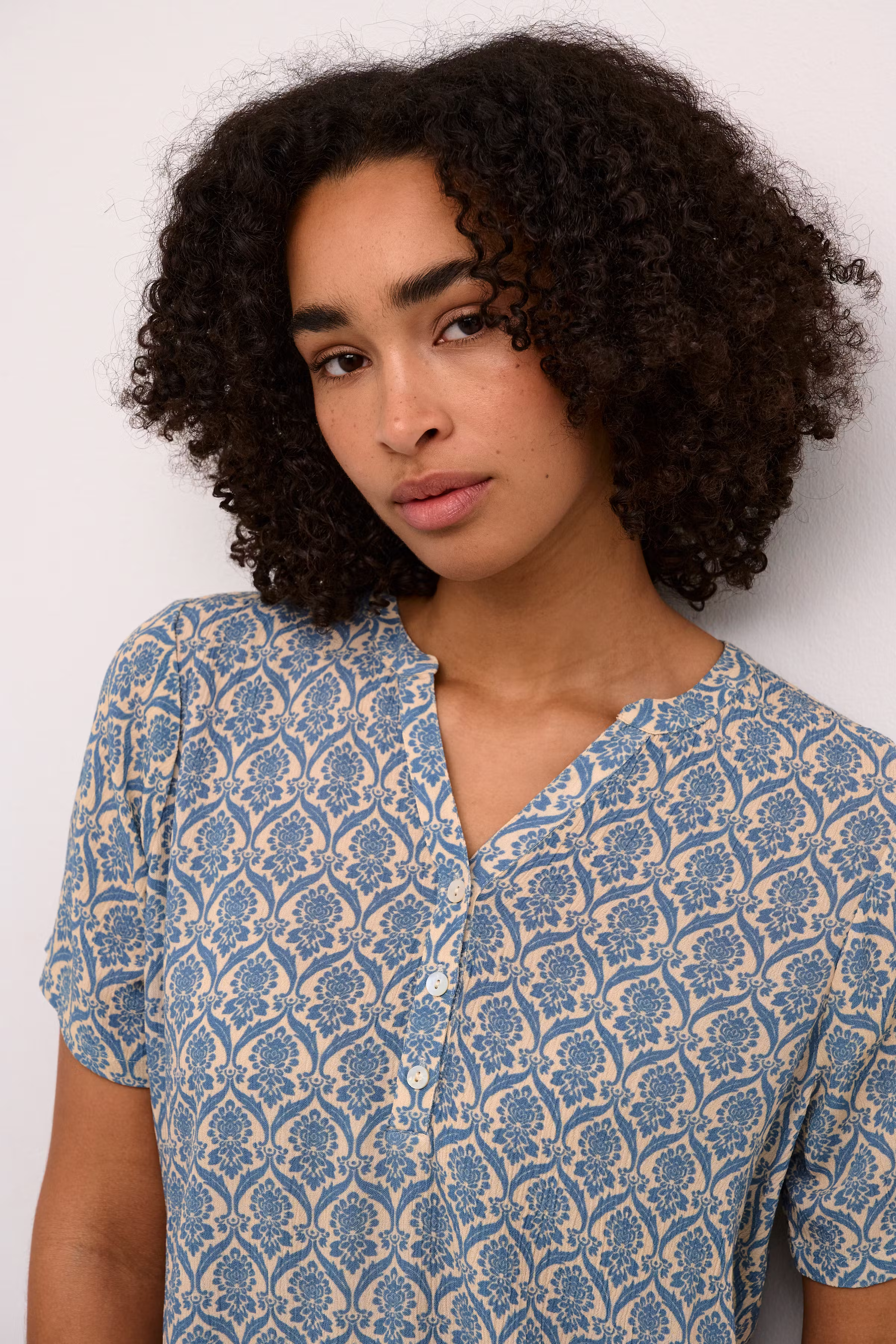 Kortermet bluse LOOKBOOK DETAIL 10551375-106954