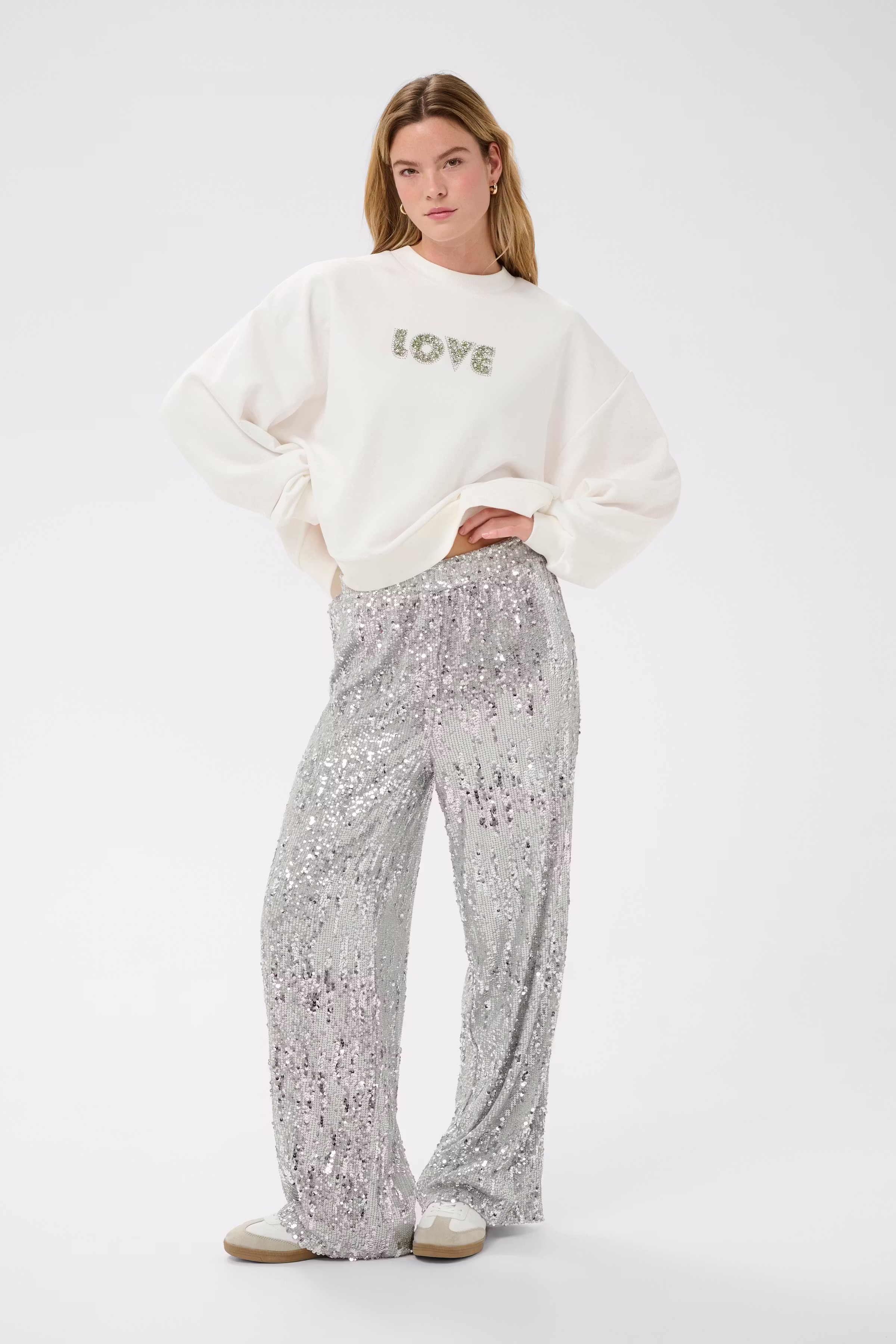 KAlila Sweatshirt LOOKBOOK FRONT 10511411-110602