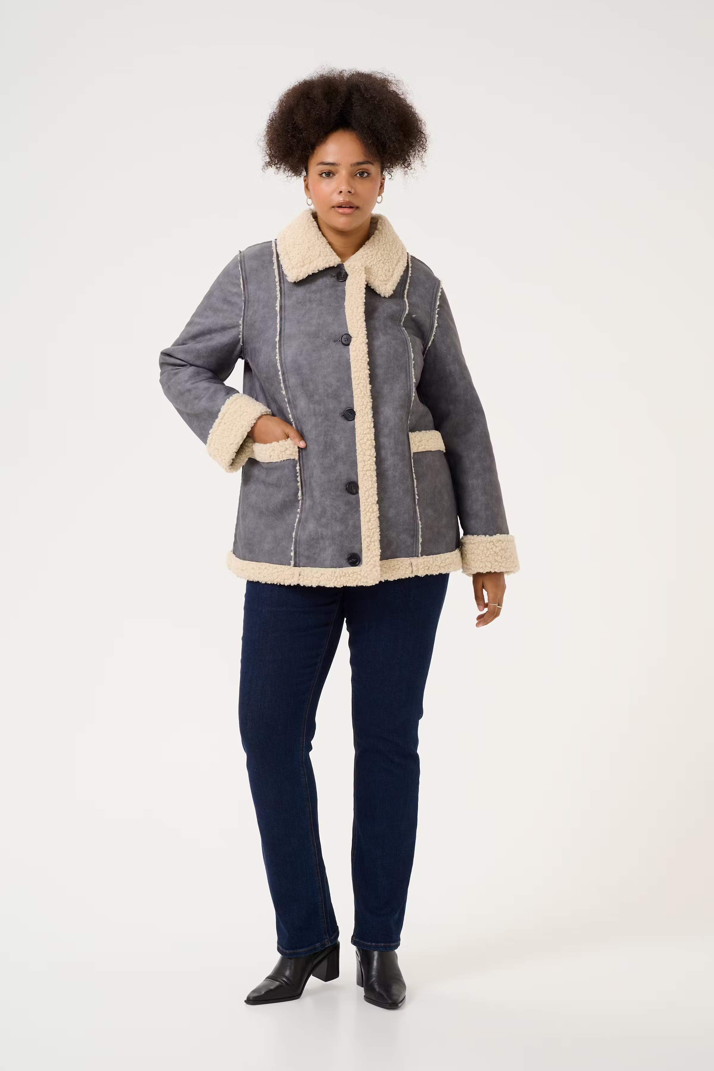 KCshirla Jakke LOOKBOOK FRONT 10583126-100121