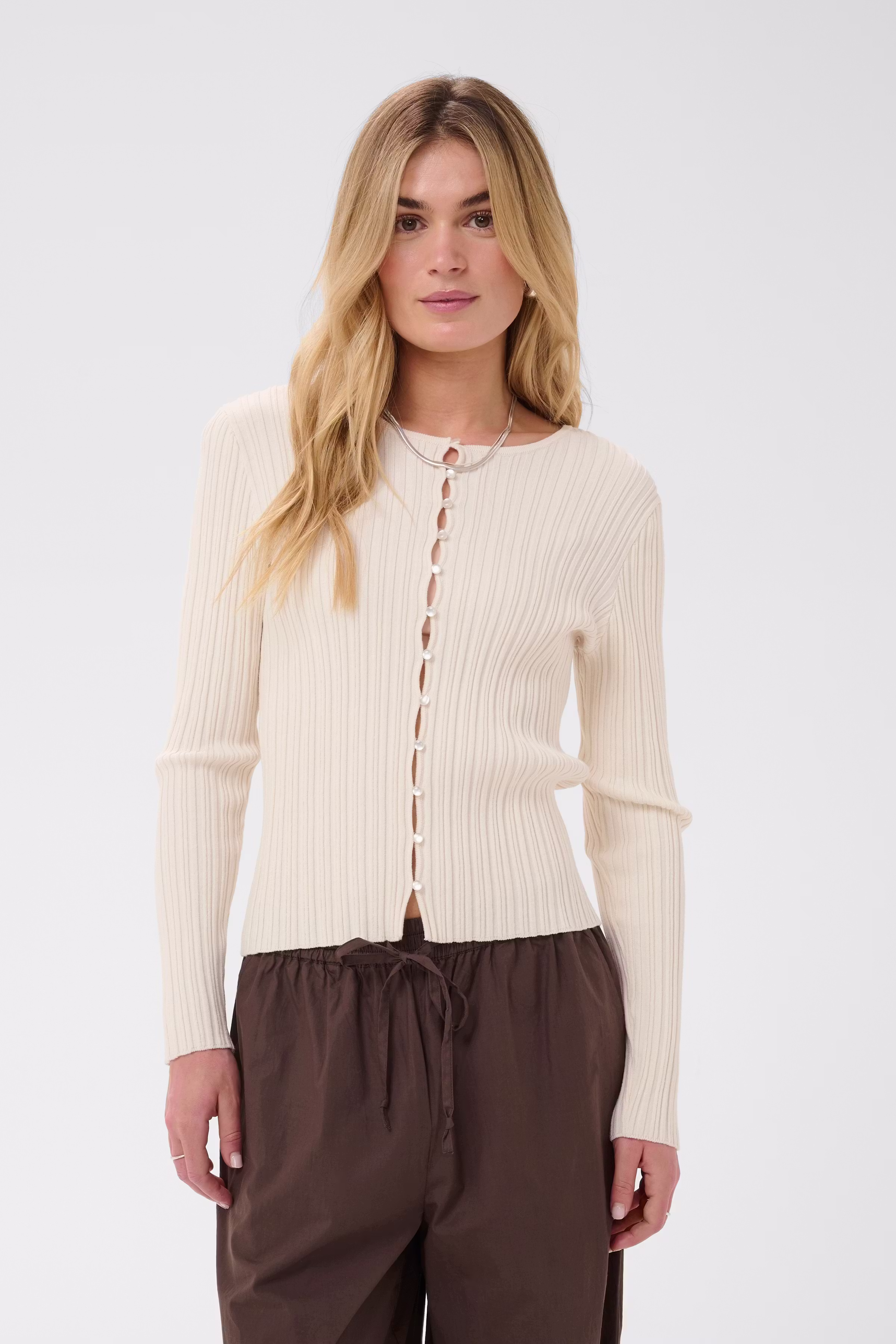 SigridaSZ Cardigan LOOKBOOK FRONT 30515292-110605