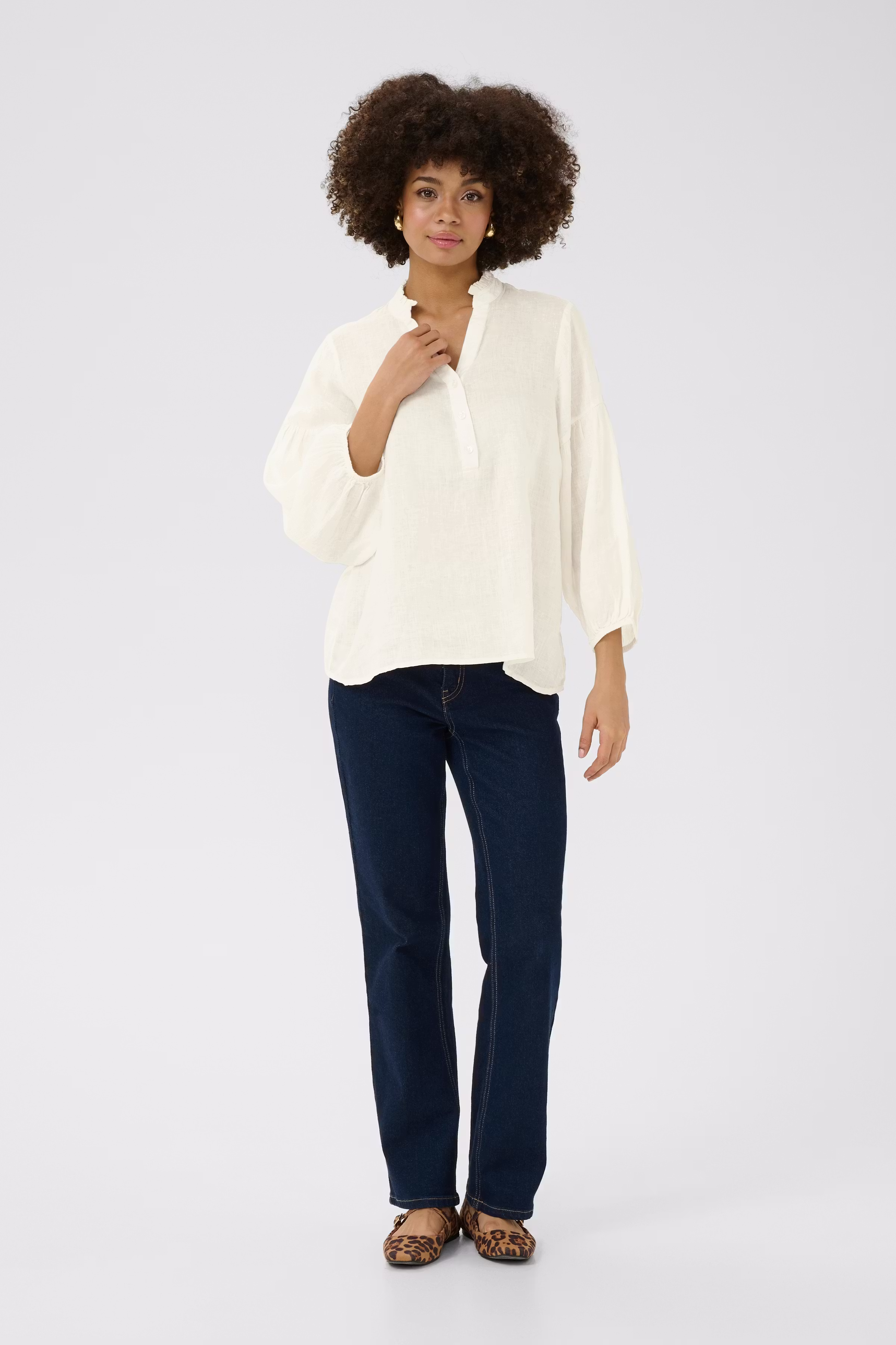 CUnyssa Bluse 100% Leinen LOOKBOOK FRONT 50111695-500013