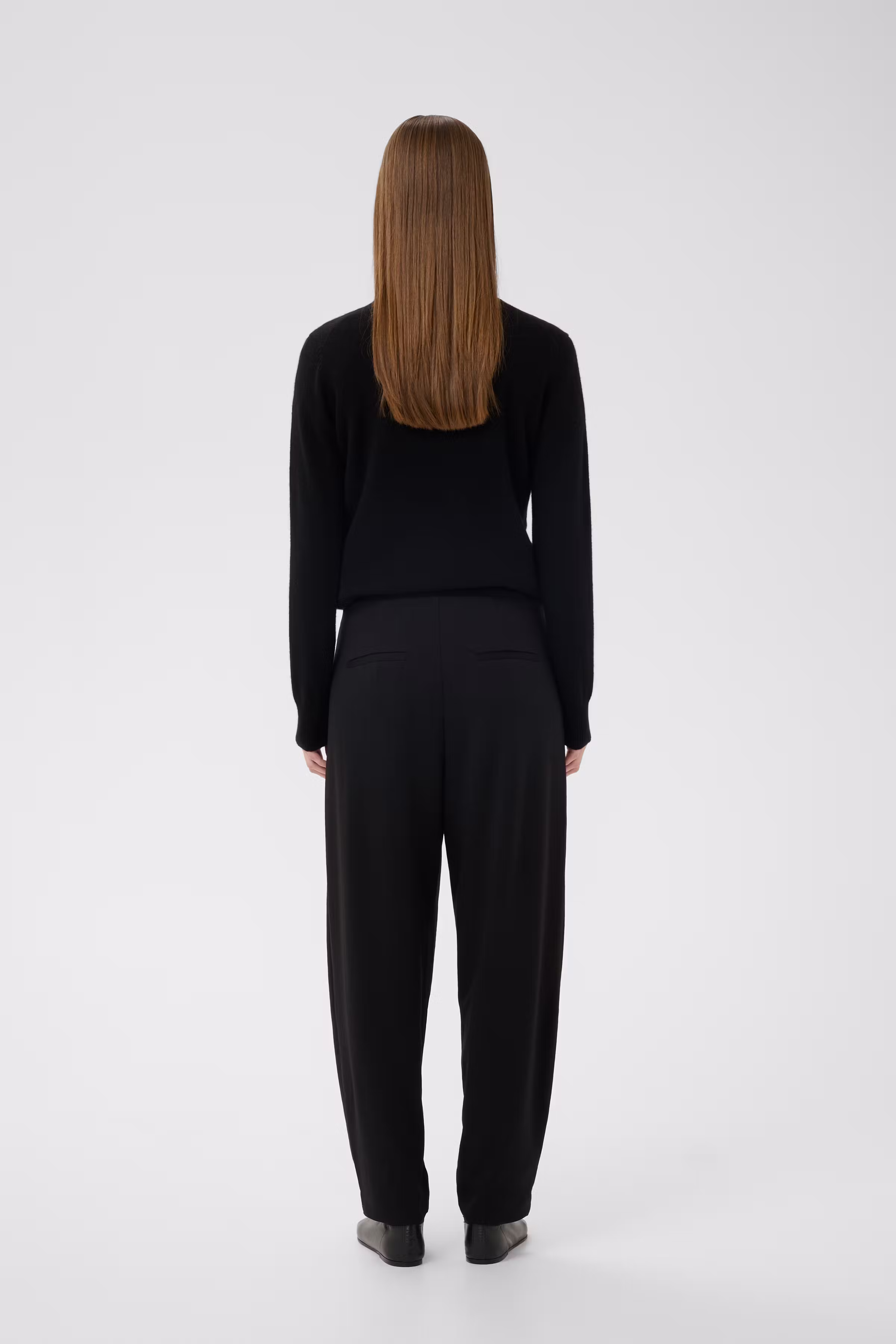 BekyIW Barrel Trousers LOOKBOOK BACK 30111195-194008