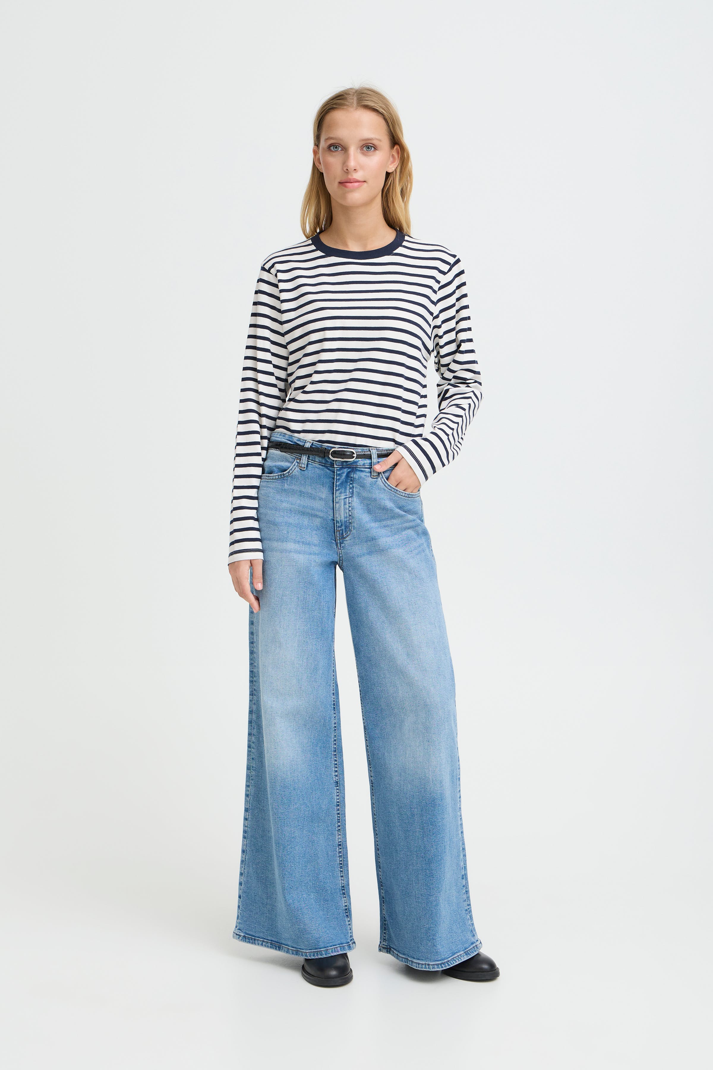 IHMIRA T-shirt LOOKBOOK FRONT 20125009-900003457