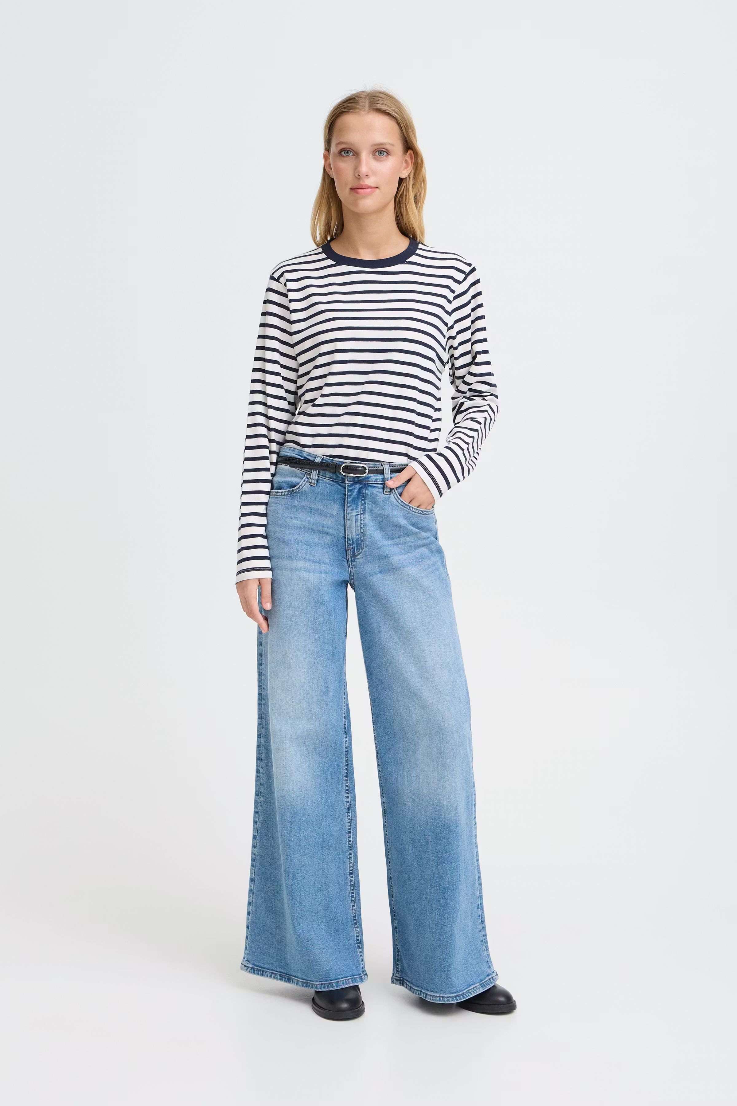 IHMIRA T-shirt LOOKBOOK FRONT 20125009-900003457