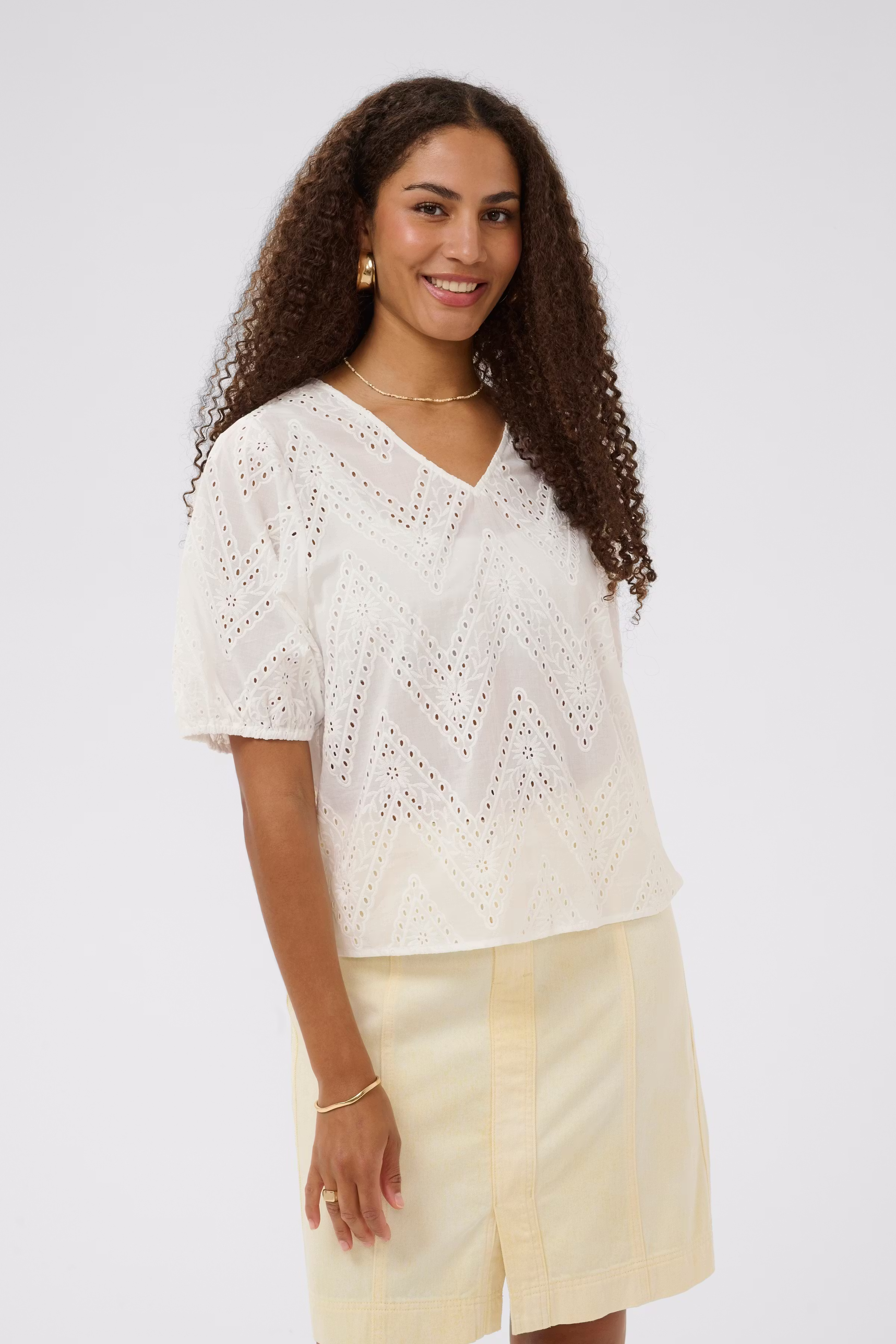 CRBritta Bluse LOOKBOOK FRONT 10615000-110602