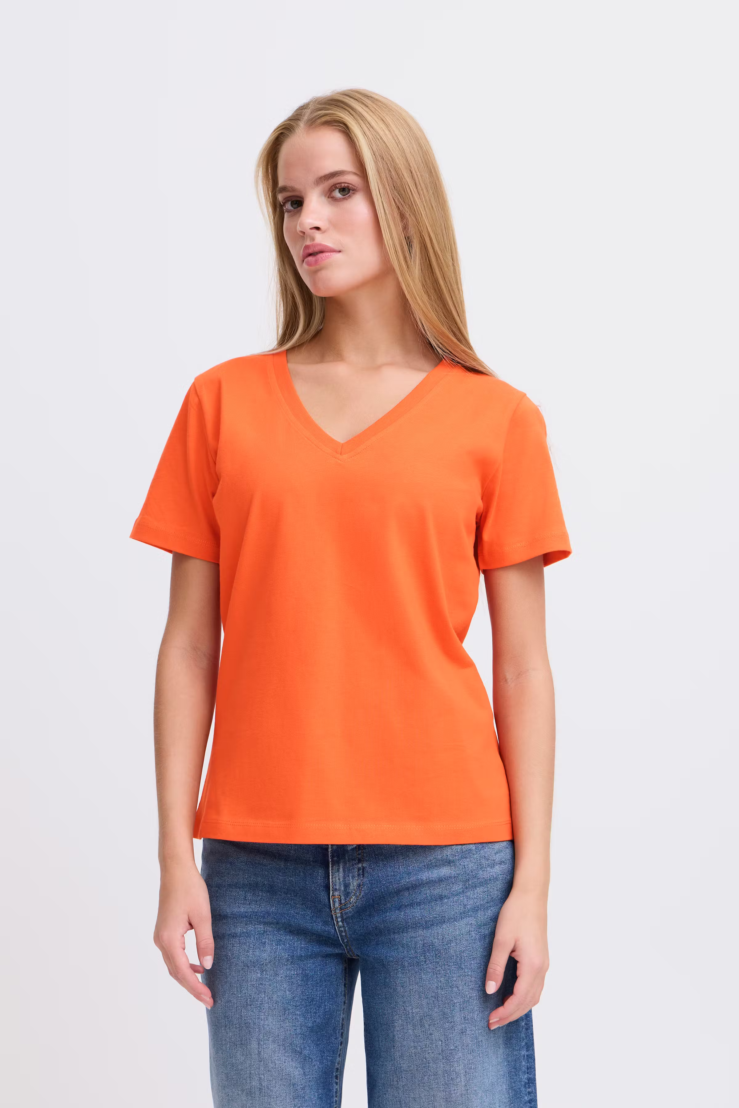 IHPALMER V-neck T-shirt LOOKBOOK FRONT 20120348-171564