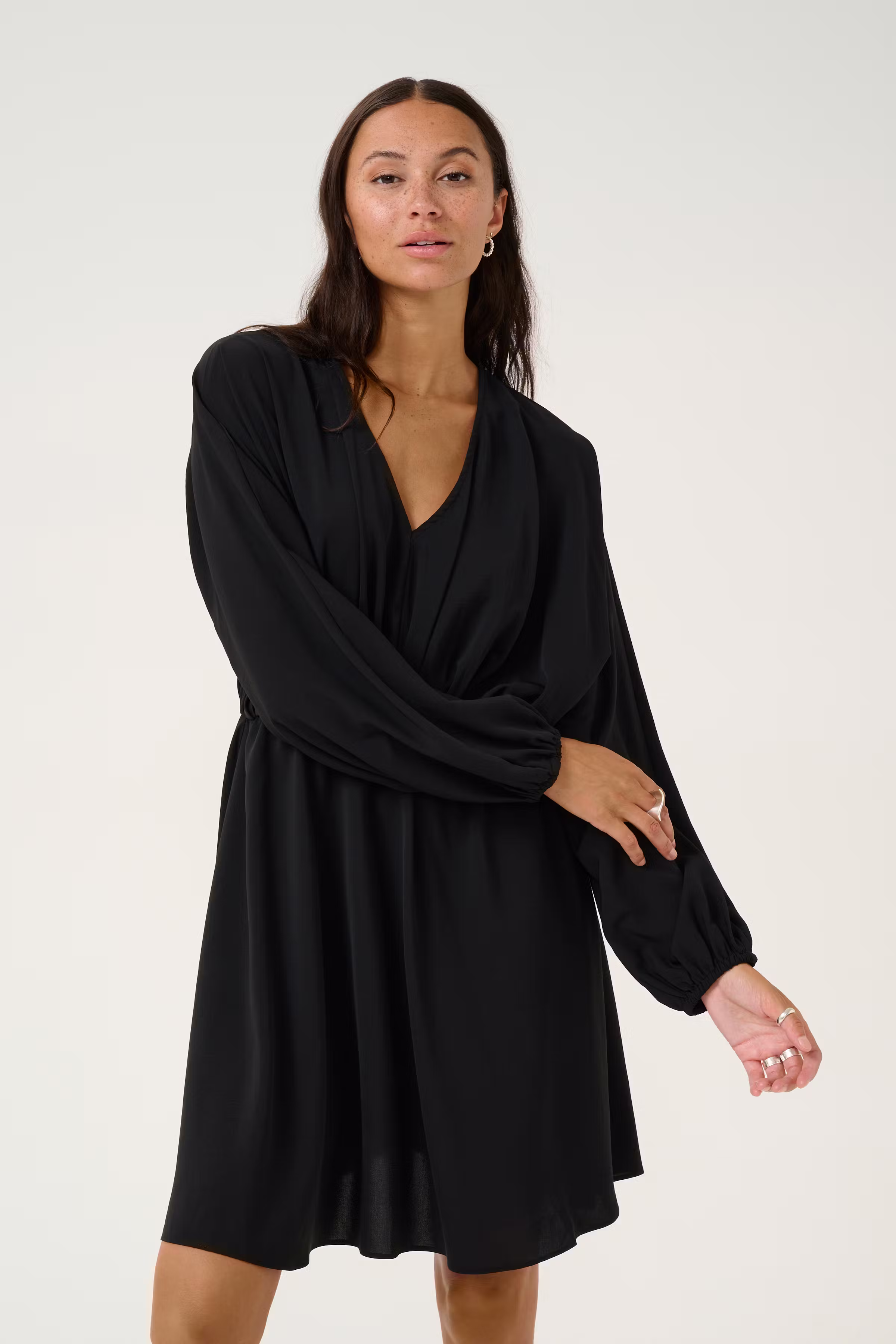 KArie Klänning LOOKBOOK FRONT 10509467-100121