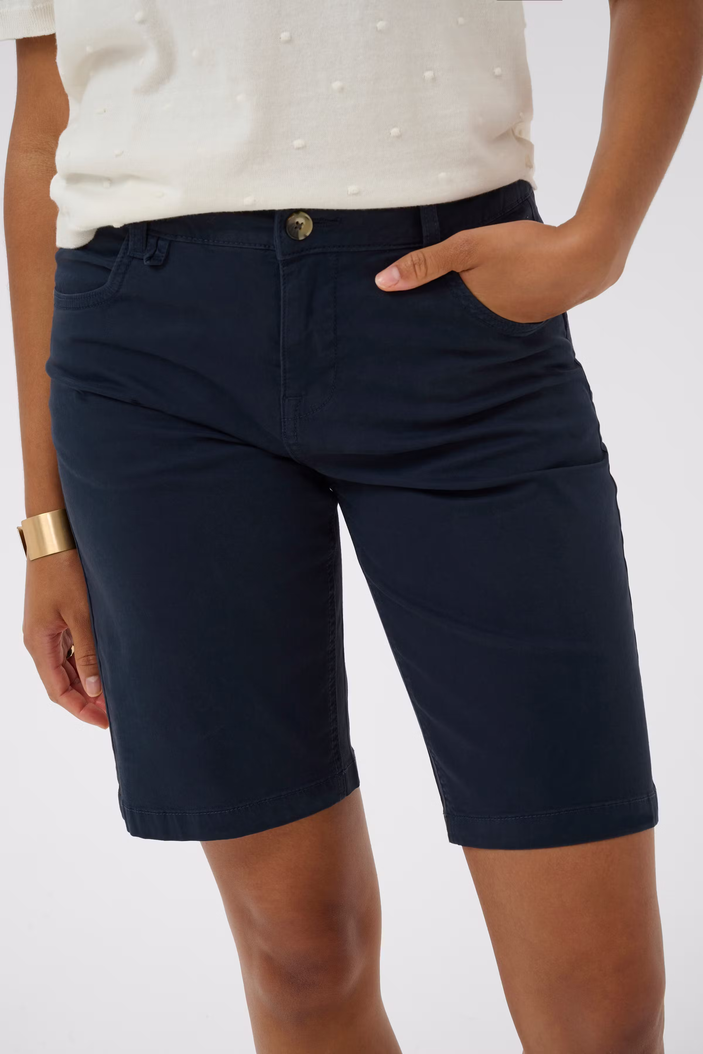 CRBerta Shorts LOOKBOOK DETAIL 10614874-193923