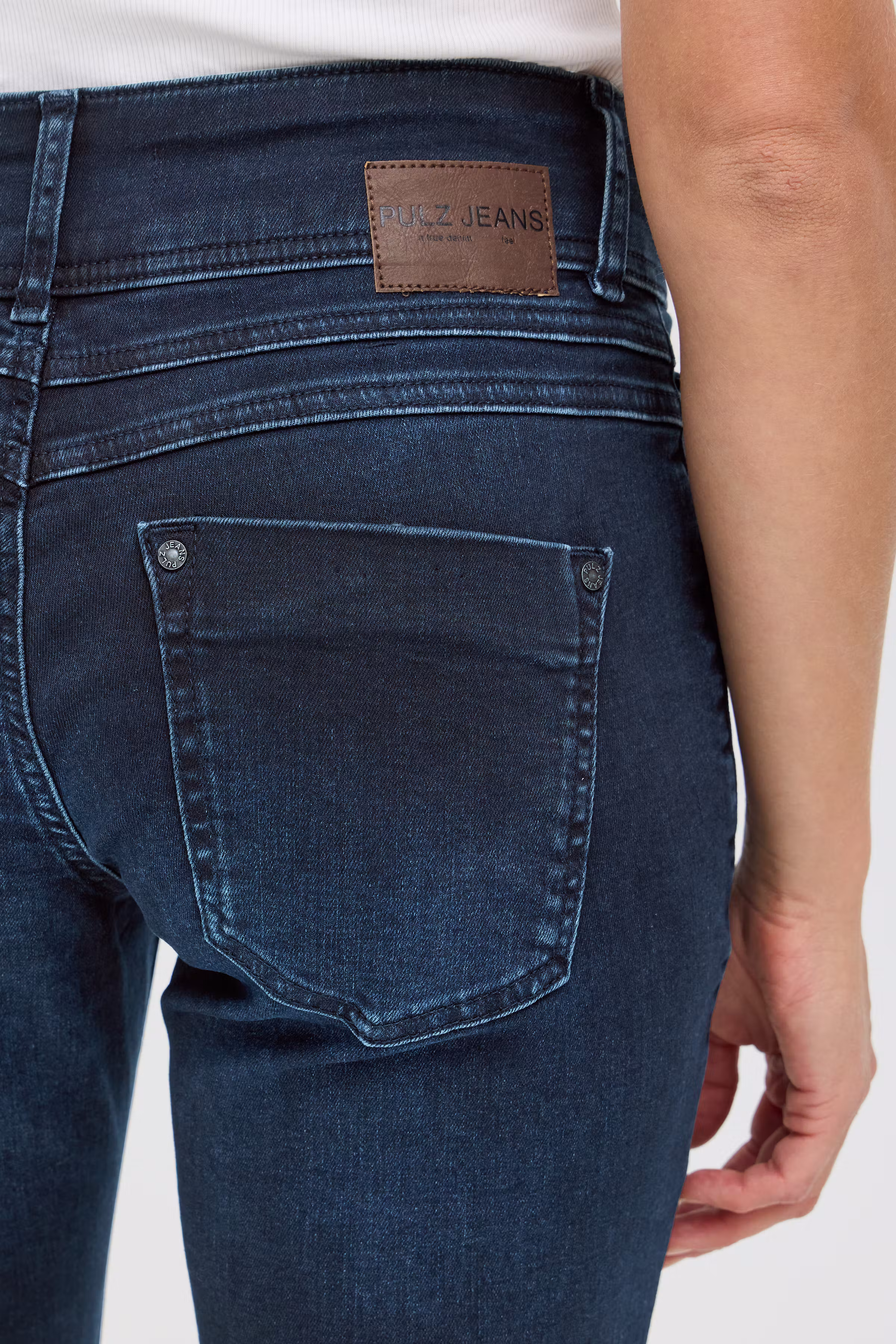 PZSUZY HW CURVED JEANS SKINNY LOOKBOOK DETAIL 50205549-201334