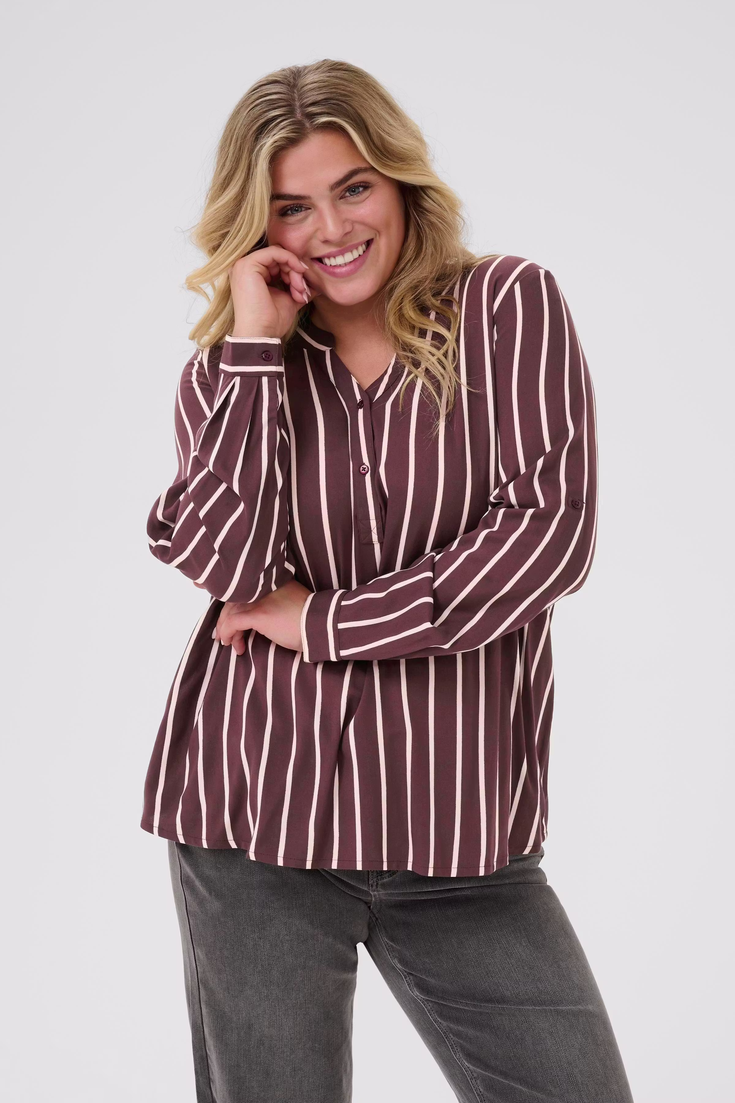 KCsida Bluse LOOKBOOK FRONT 10580350-108047