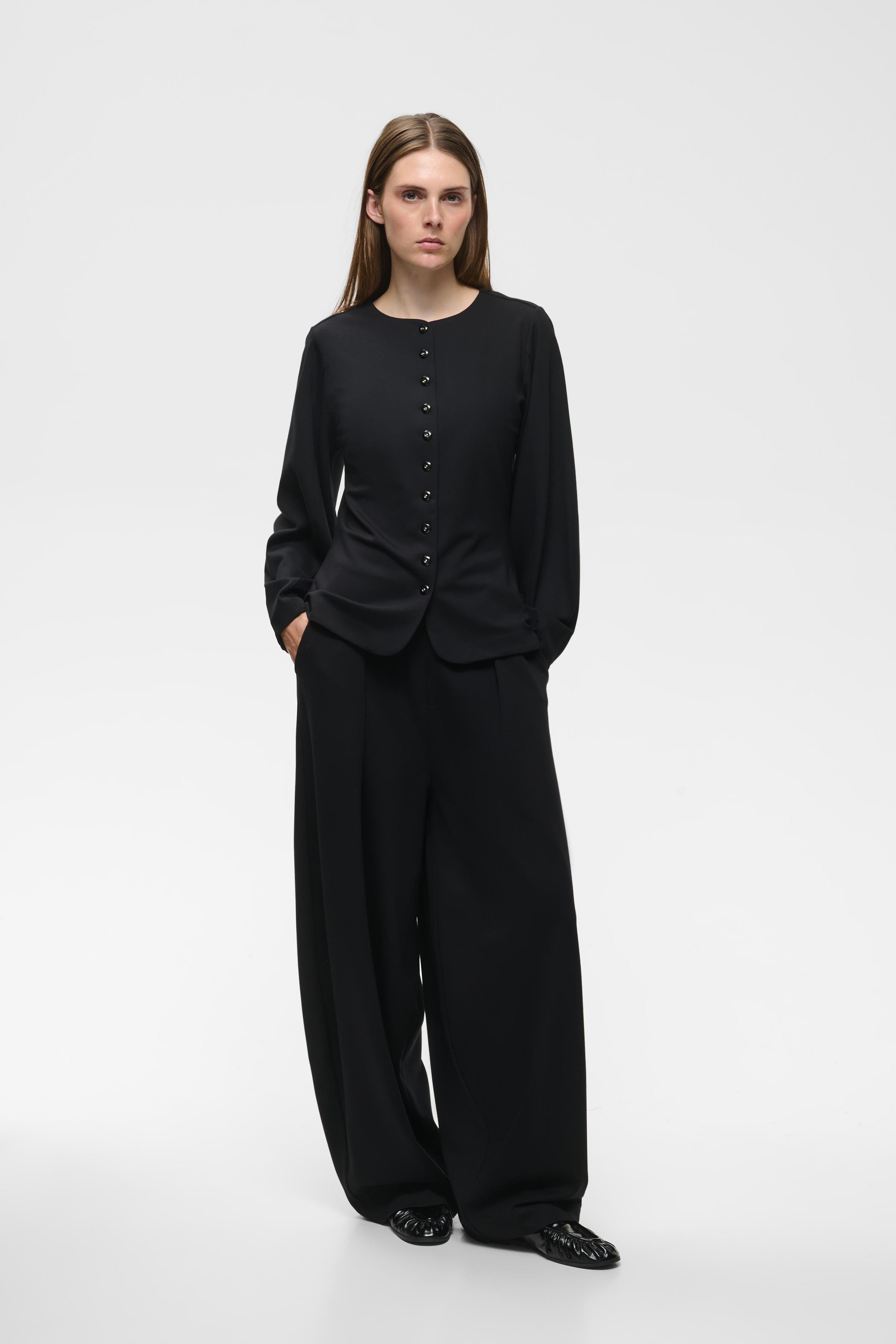 SYRRENAIW Bluse LOOKBOOK FRONT 30113435-194008
