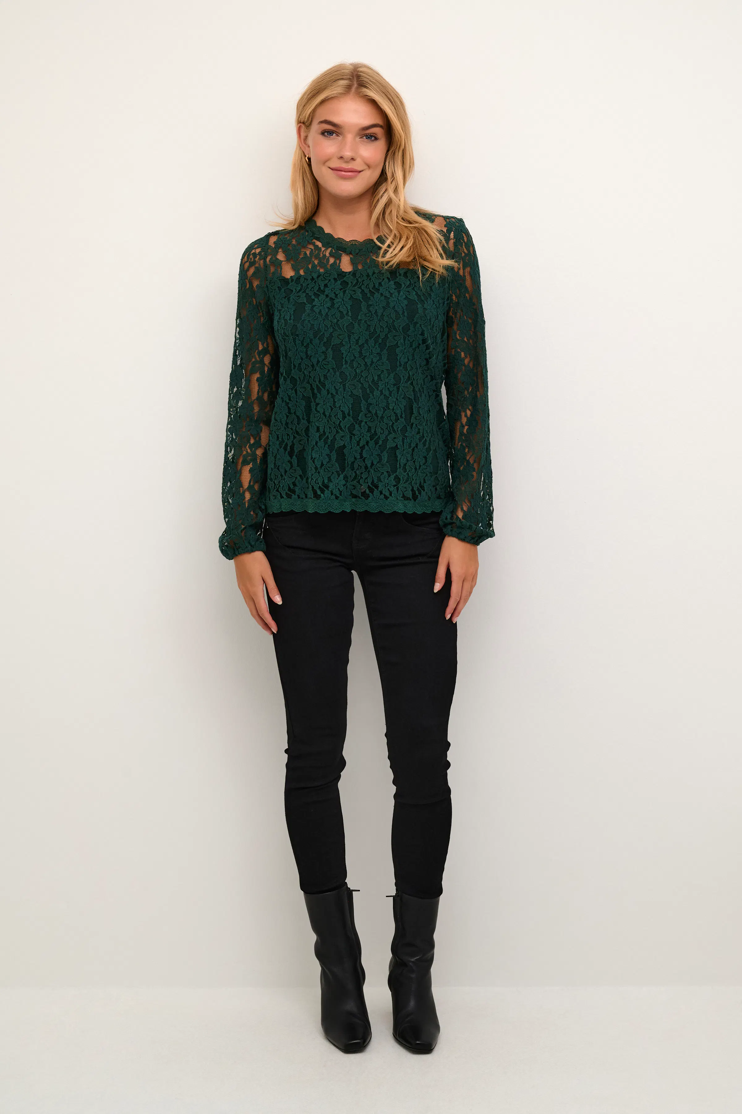 CRKit Bluse LOOKBOOK FRONT 10611701-195030