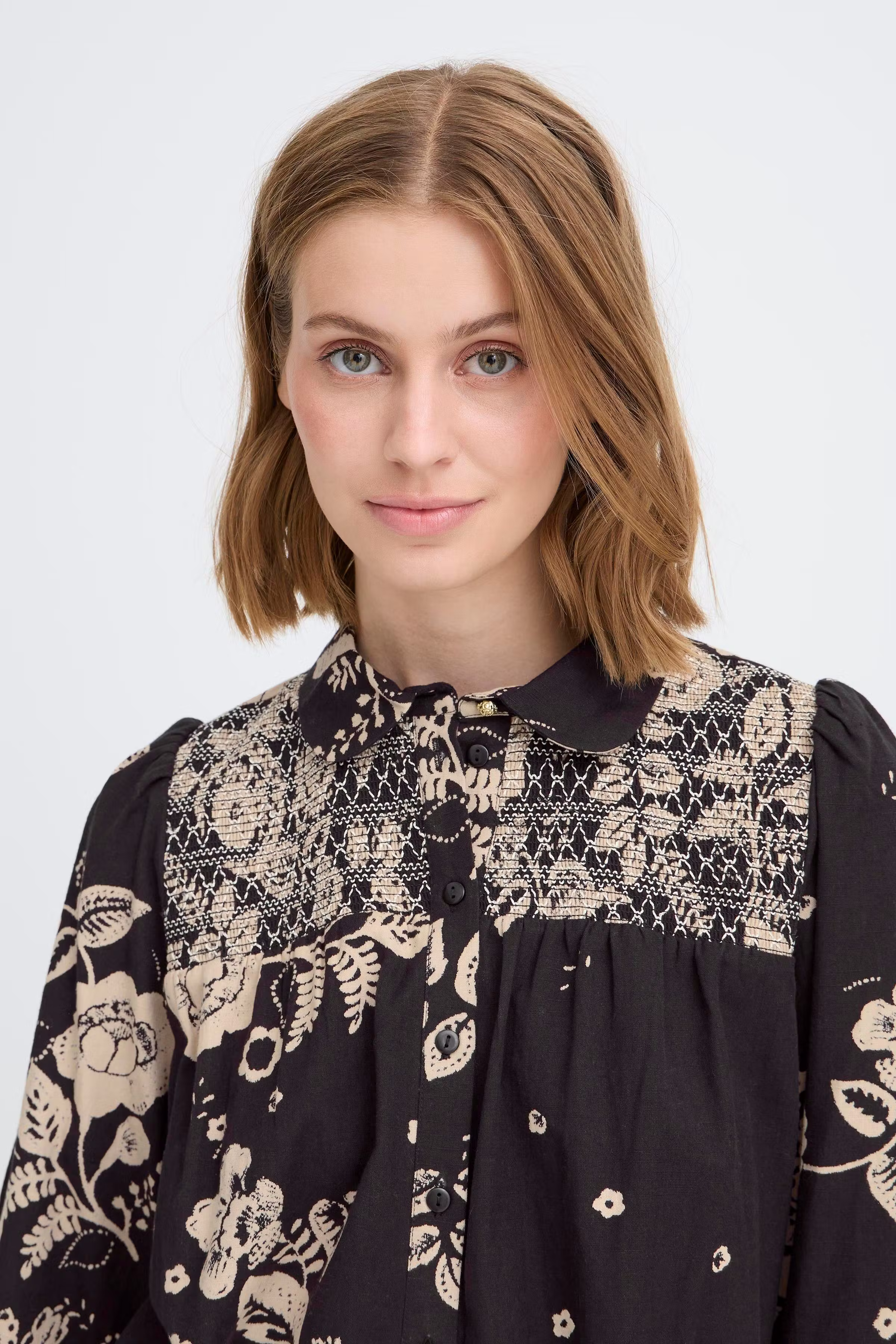 IRTULLA Bluse LOOKBOOK DETAIL 20124365-900000992