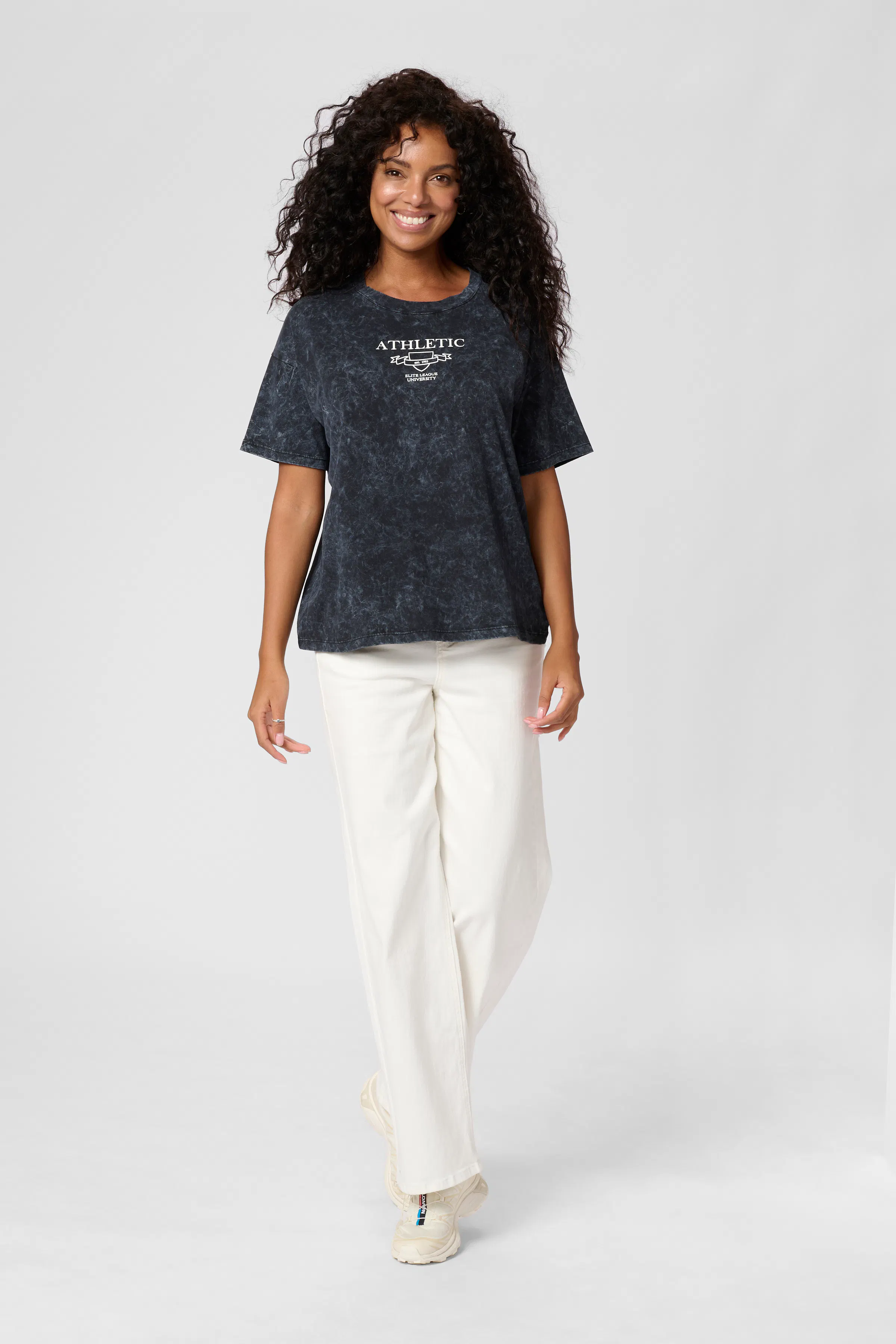 KAwasha T-shirt LOOKBOOK FRONT 10510286-100121