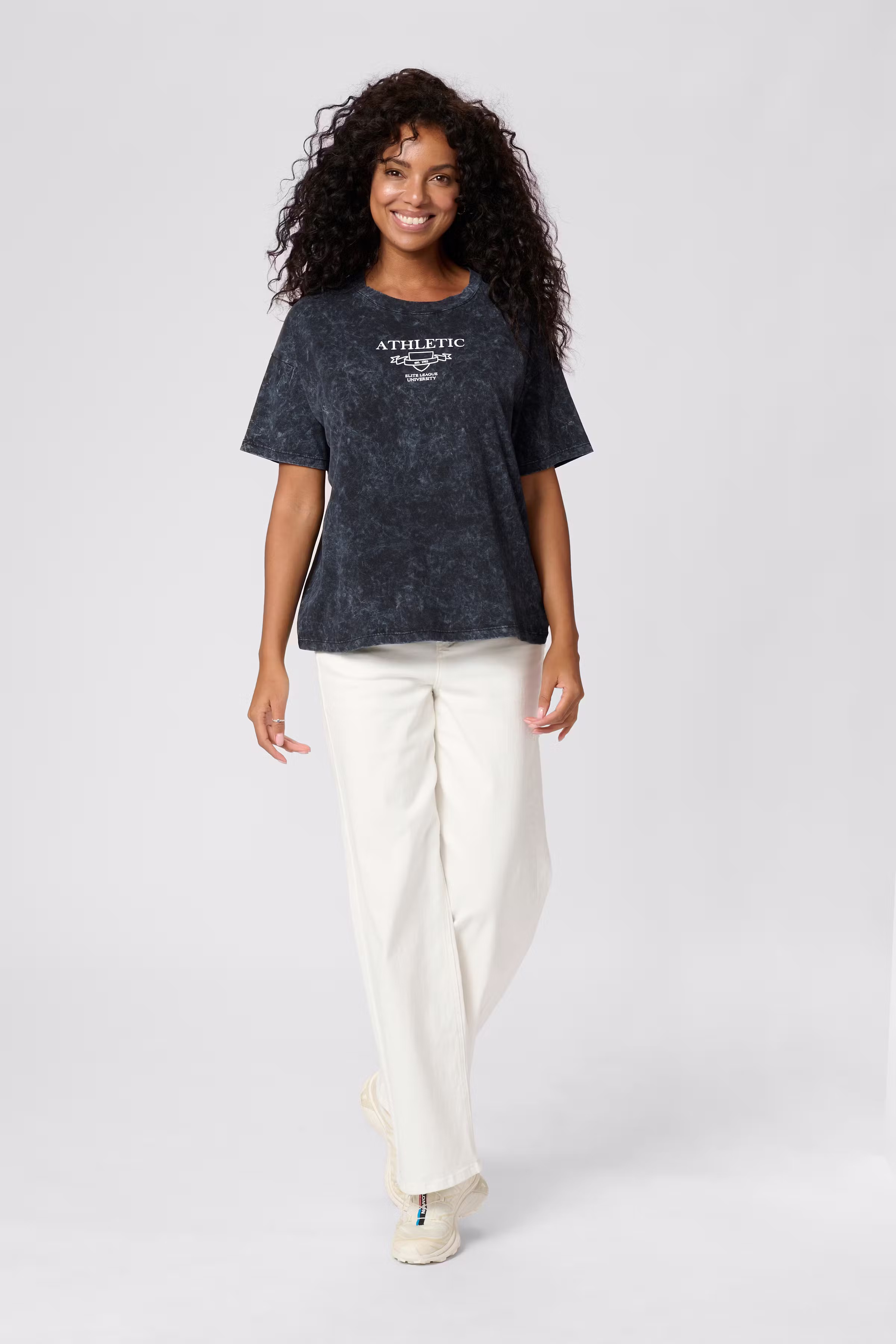 KAwasha T-shirt LOOKBOOK FRONT 10510286-100121