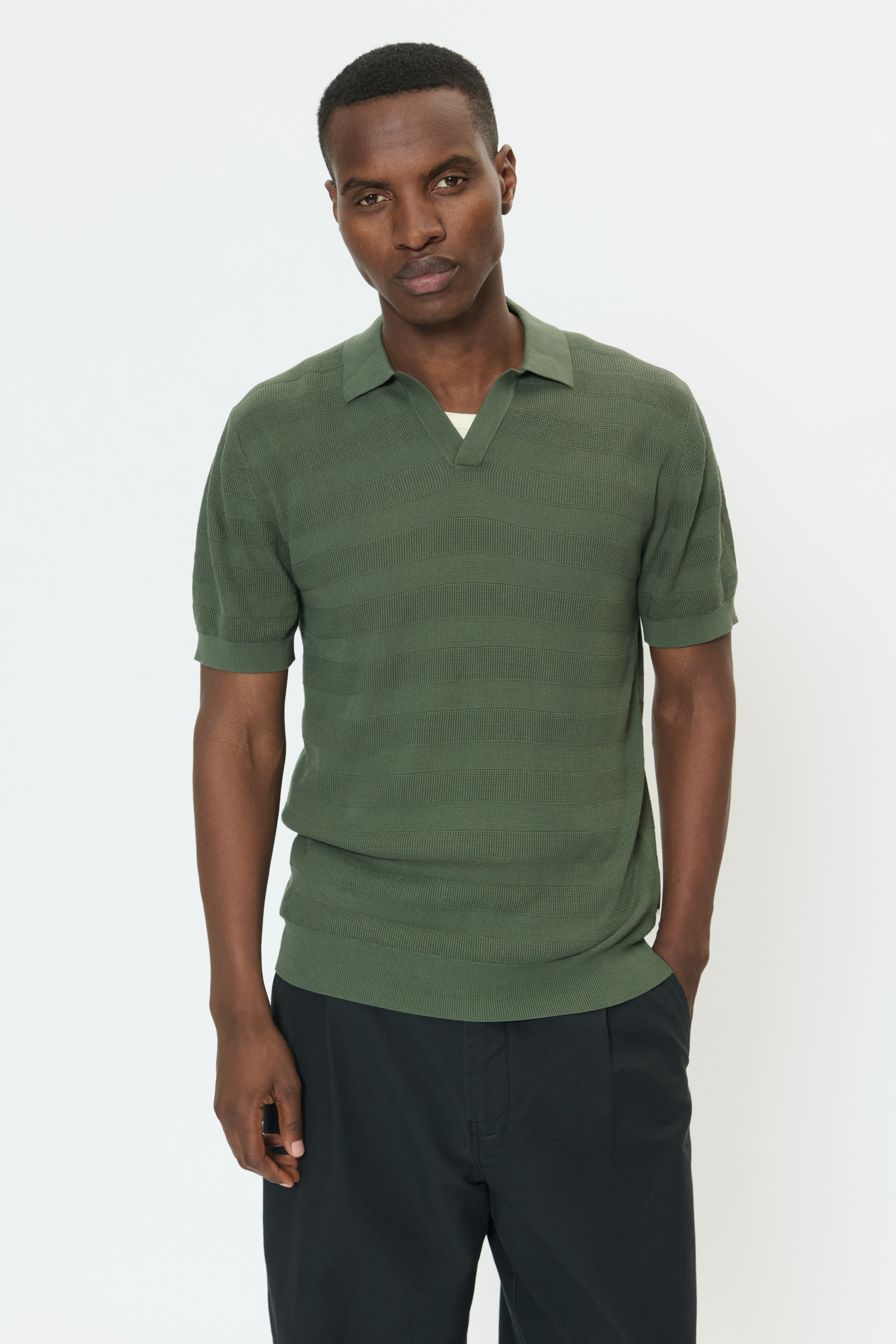 MApolo Heritage Pullover LOOKBOOK FRONT 30207800-190309