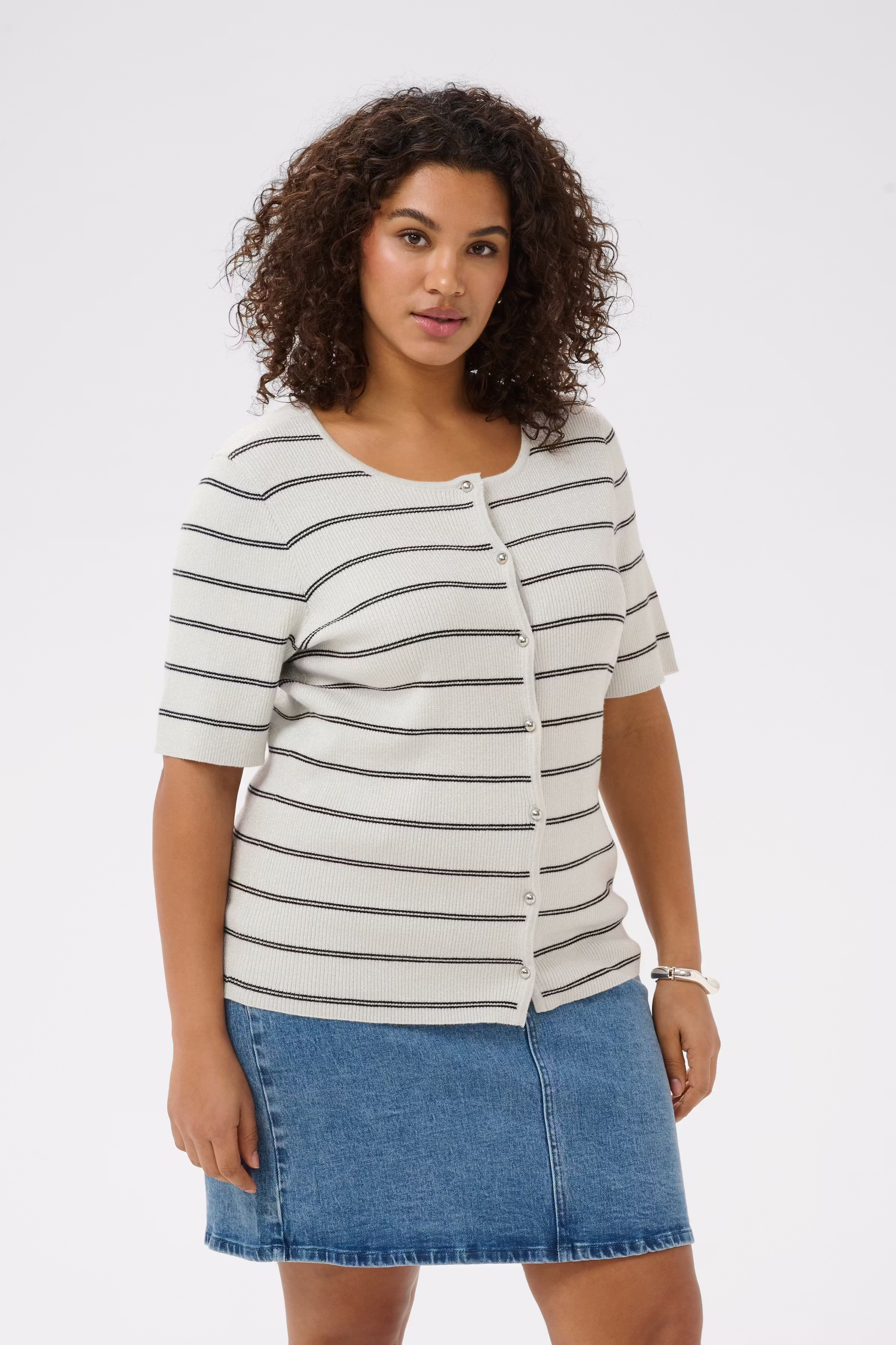 KCmorina Cardigan LOOKBOOK FRONT 10583252-109307