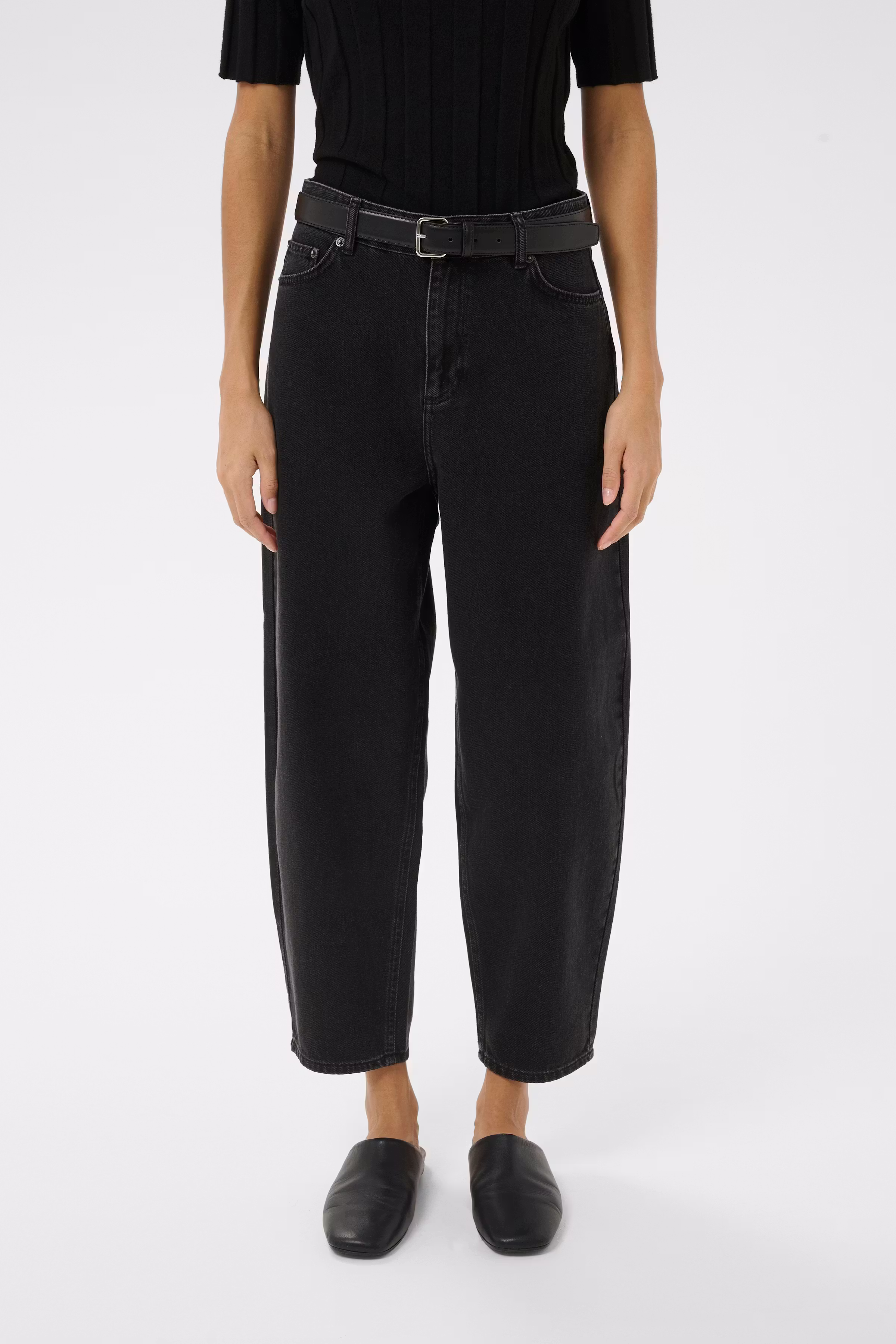 KarfinaIW Barrel Jeans LOOKBOOK FRONT 30111189-194008