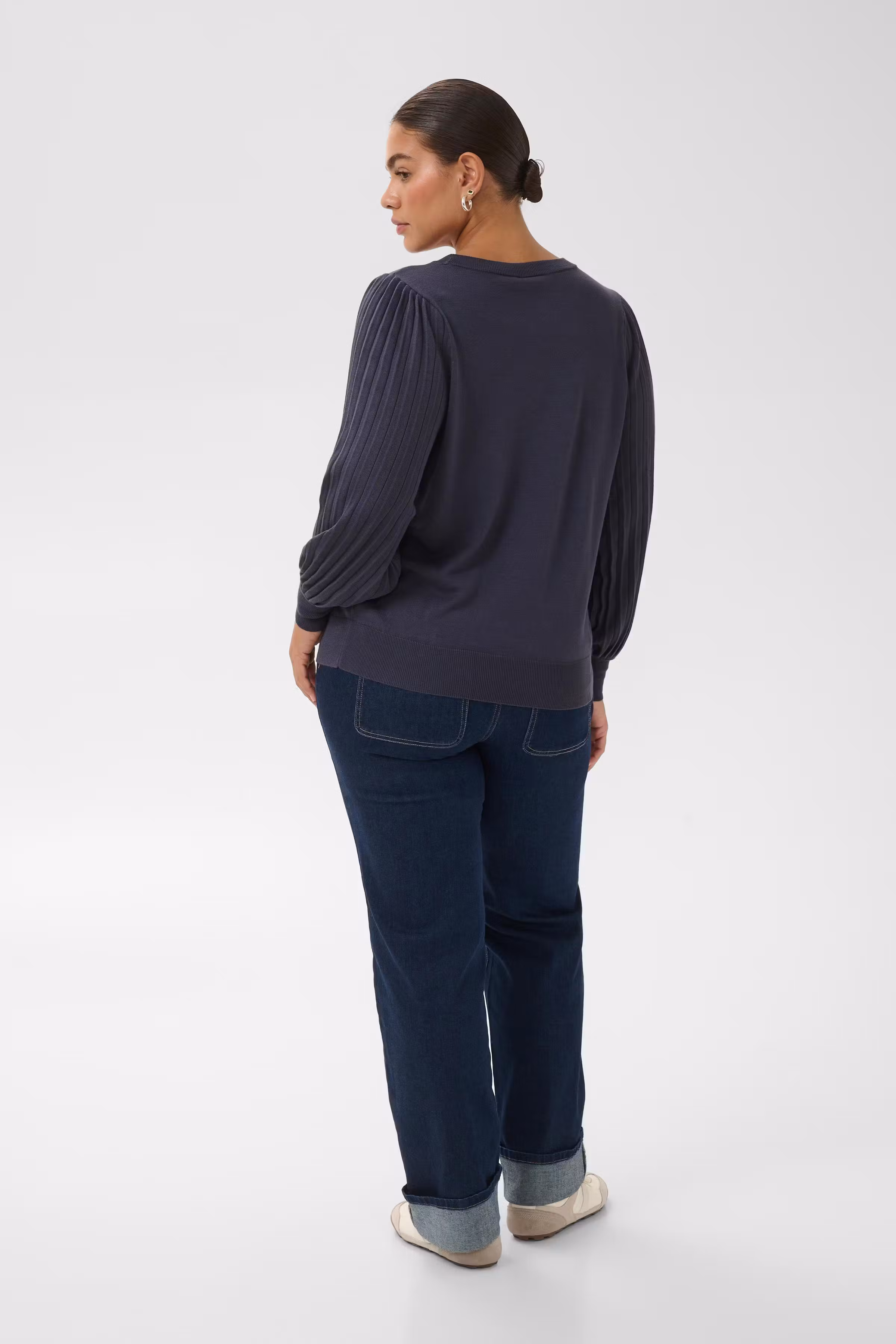 KCloni Pullover LOOKBOOK BACK 10581811-193927