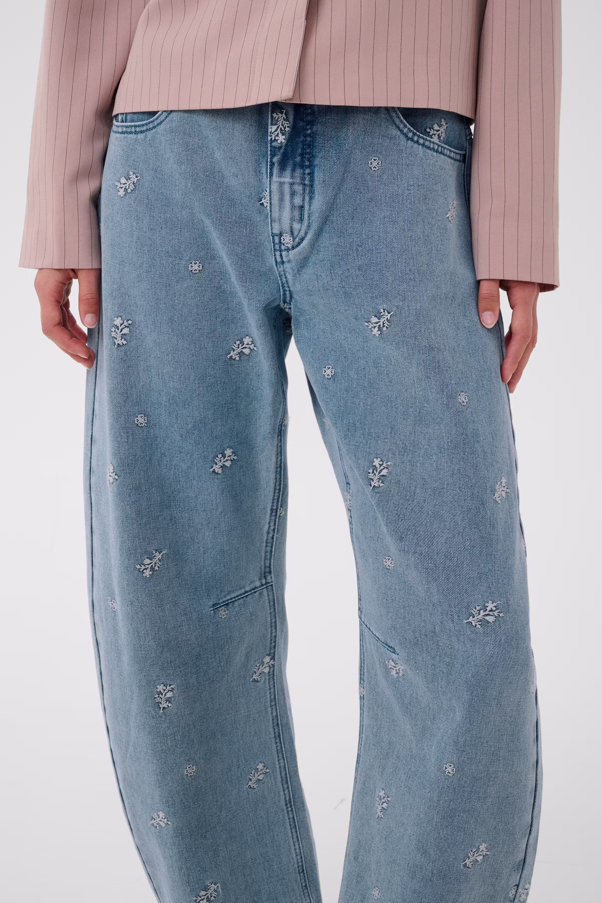 CUaltar Barrel Jeans LOOKBOOK DETAIL 50113006-109457