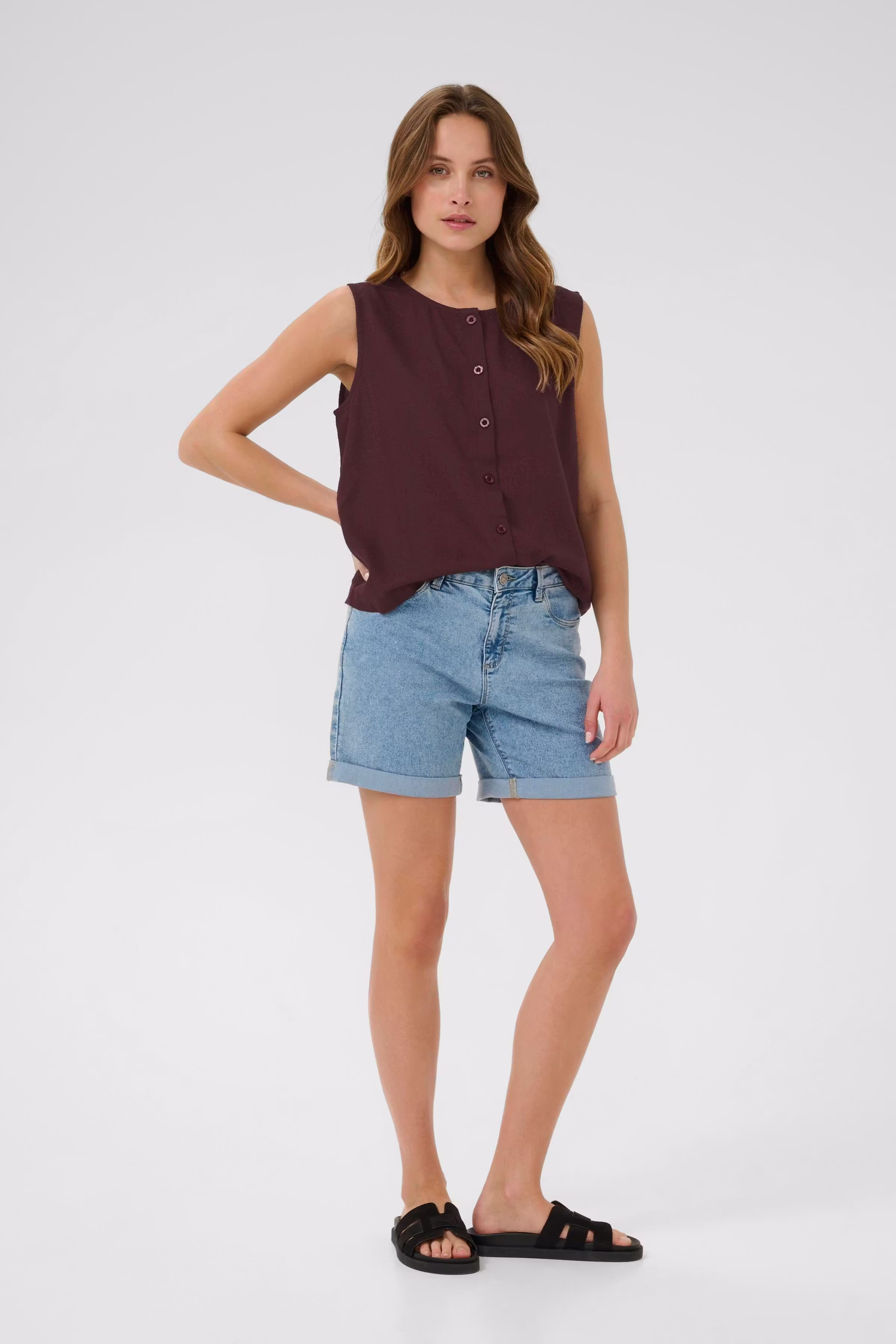 KAmilia Linen Blouse LOOKBOOK FRONT 10510158-191619