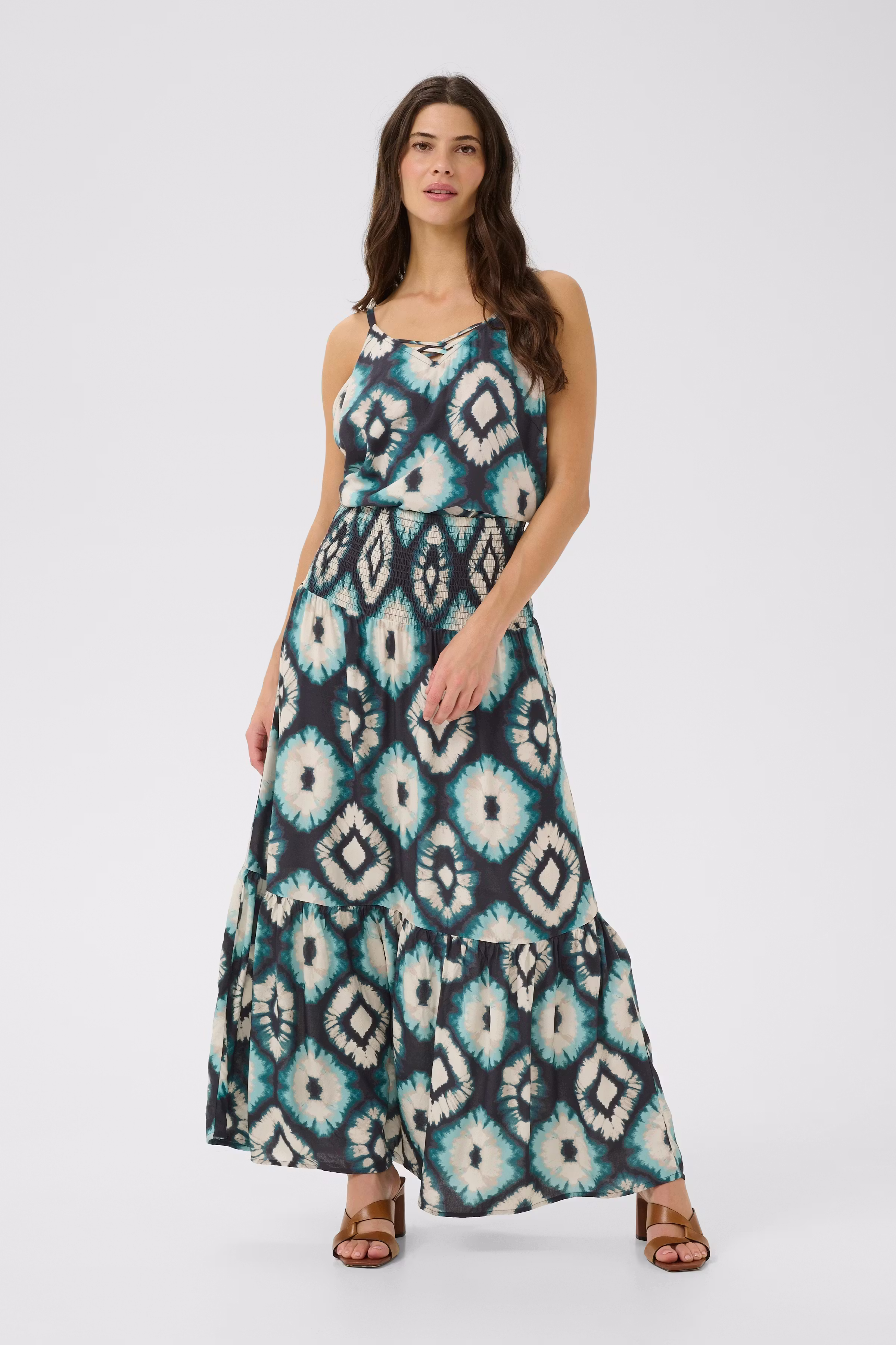 CRTiah Kjol LOOKBOOK DETAIL 10612774-107522