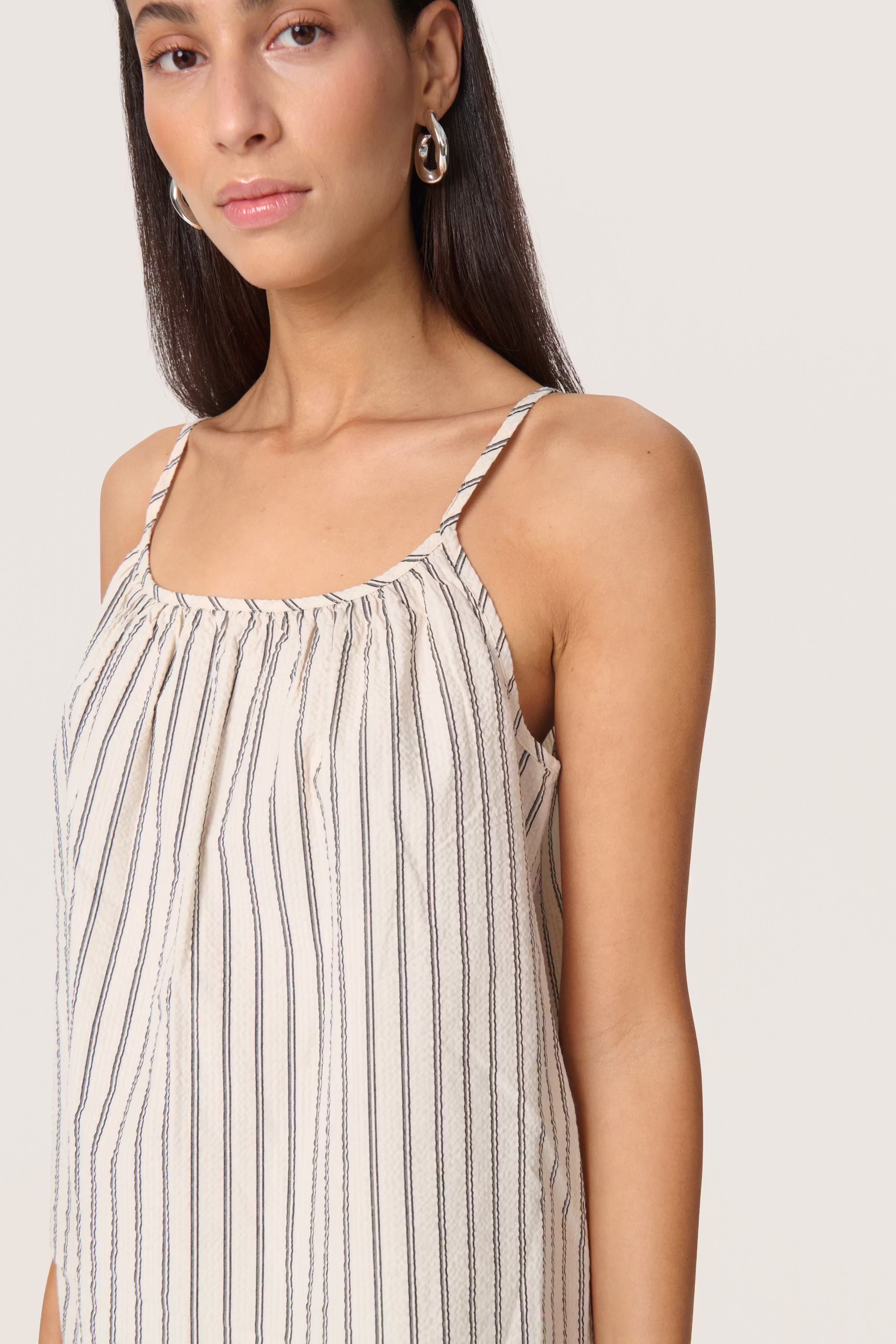 SLAnvitte Top LOOKBOOK DETAIL 30408474-303927