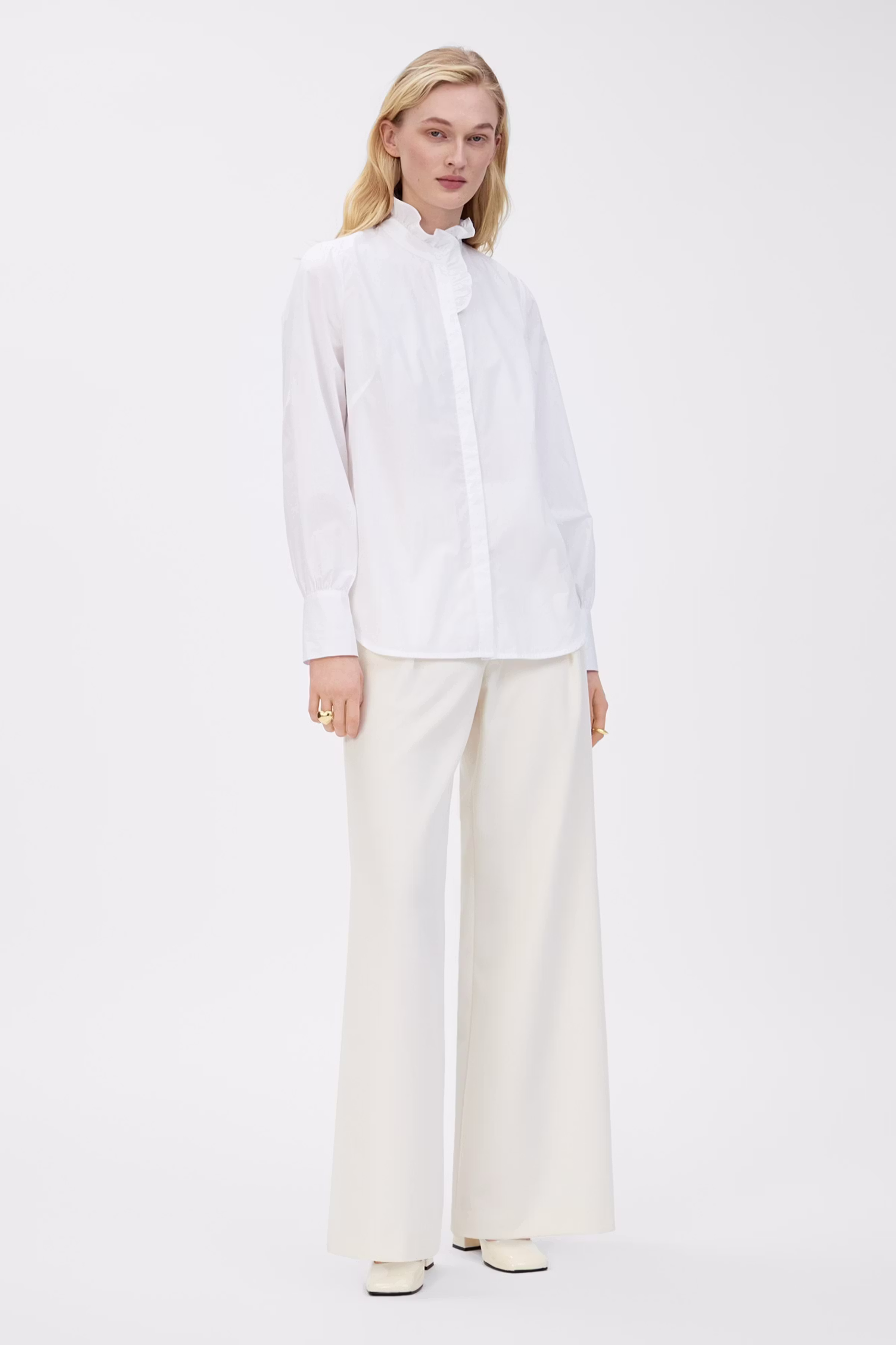IOESTELLE Bluse LOOKBOOK FRONT 30600269-WH001