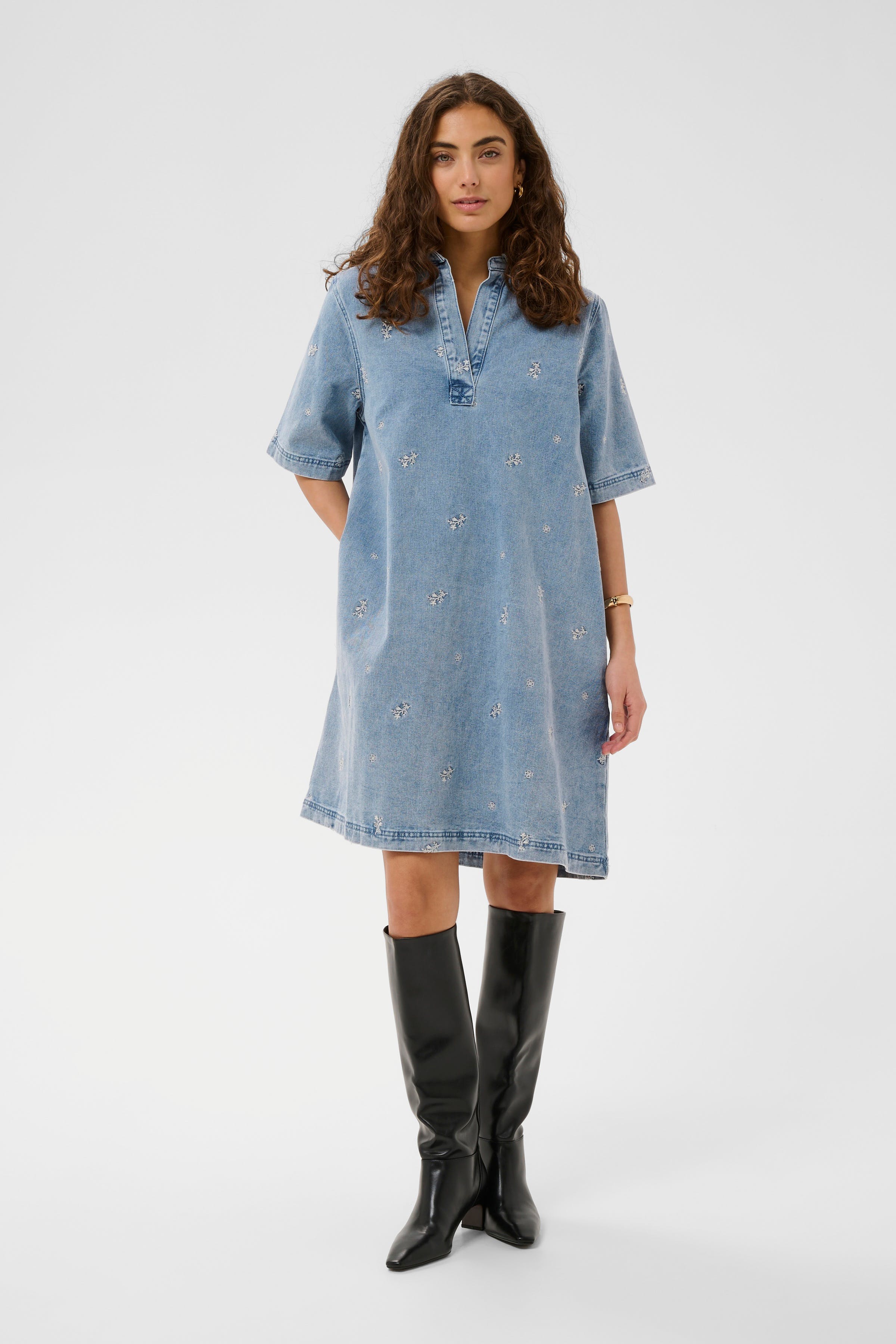 CUaltar Kjole LOOKBOOK FRONT 50113009-109457