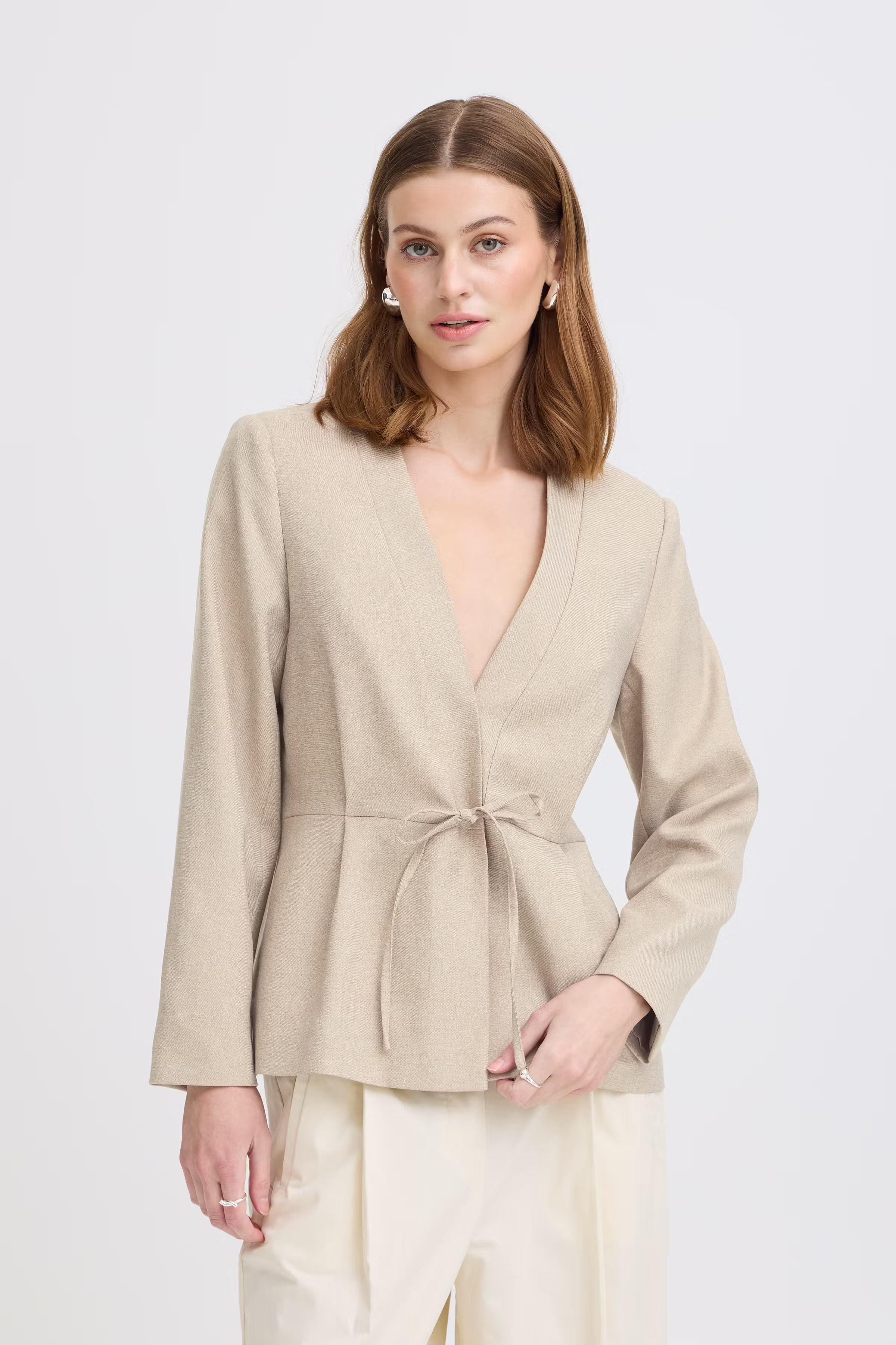 IHESTIPO Blazer LOOKBOOK FRONT 20125564-1706301