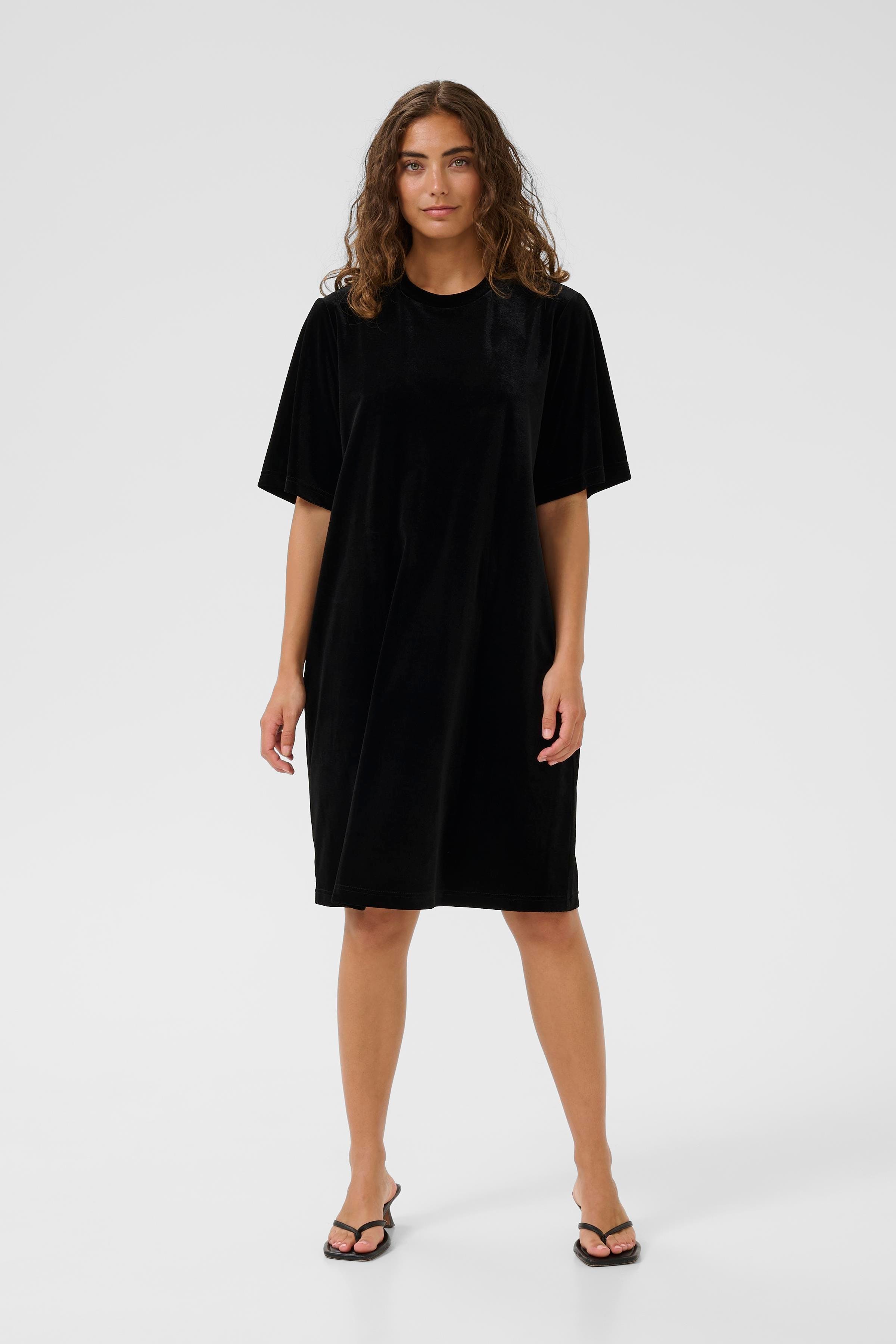 CUzoe velourklänning LOOKBOOK FRONT 50112495-500012