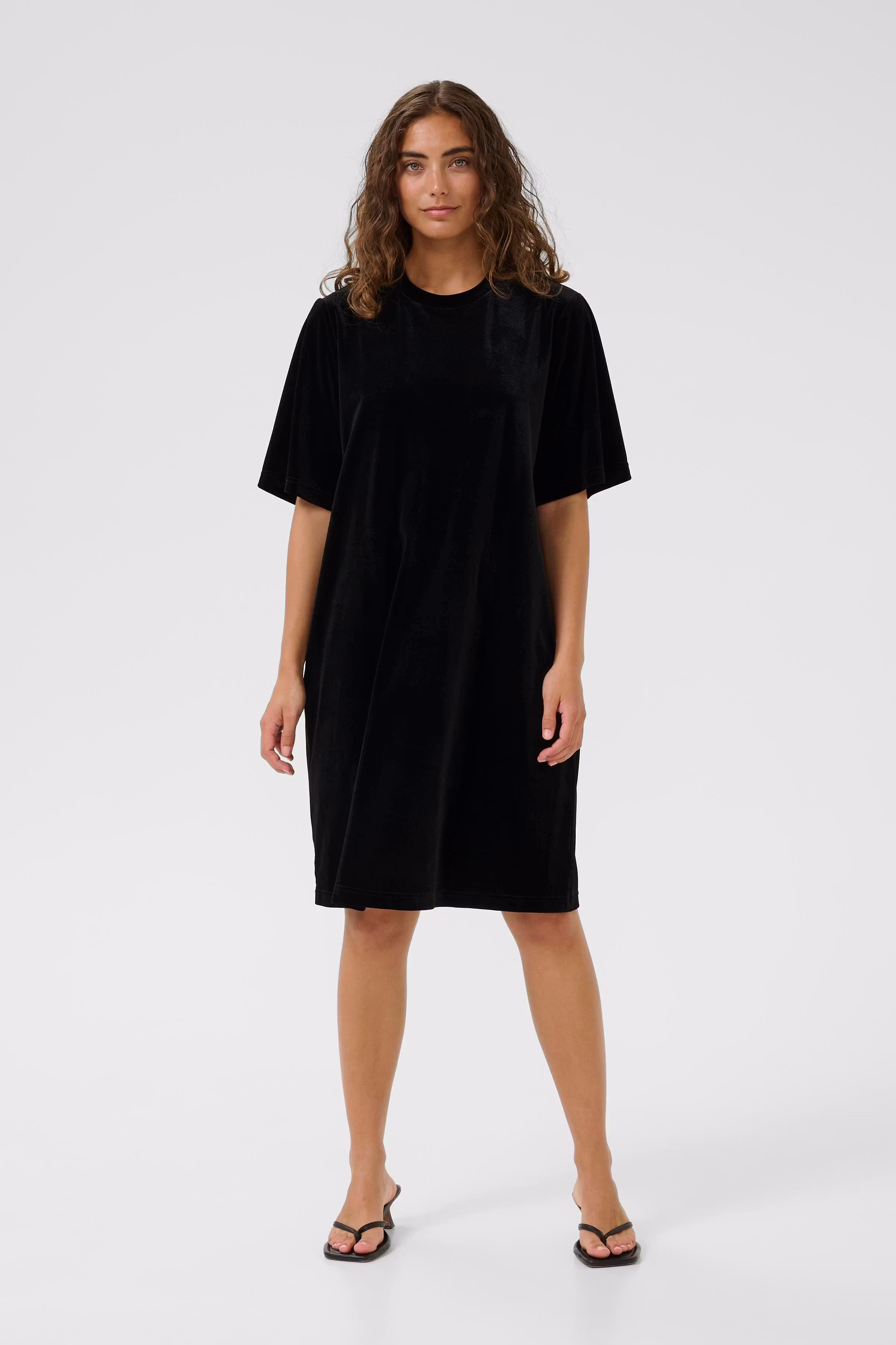 CUzoe velour dress LOOKBOOK FRONT 50112495-500012